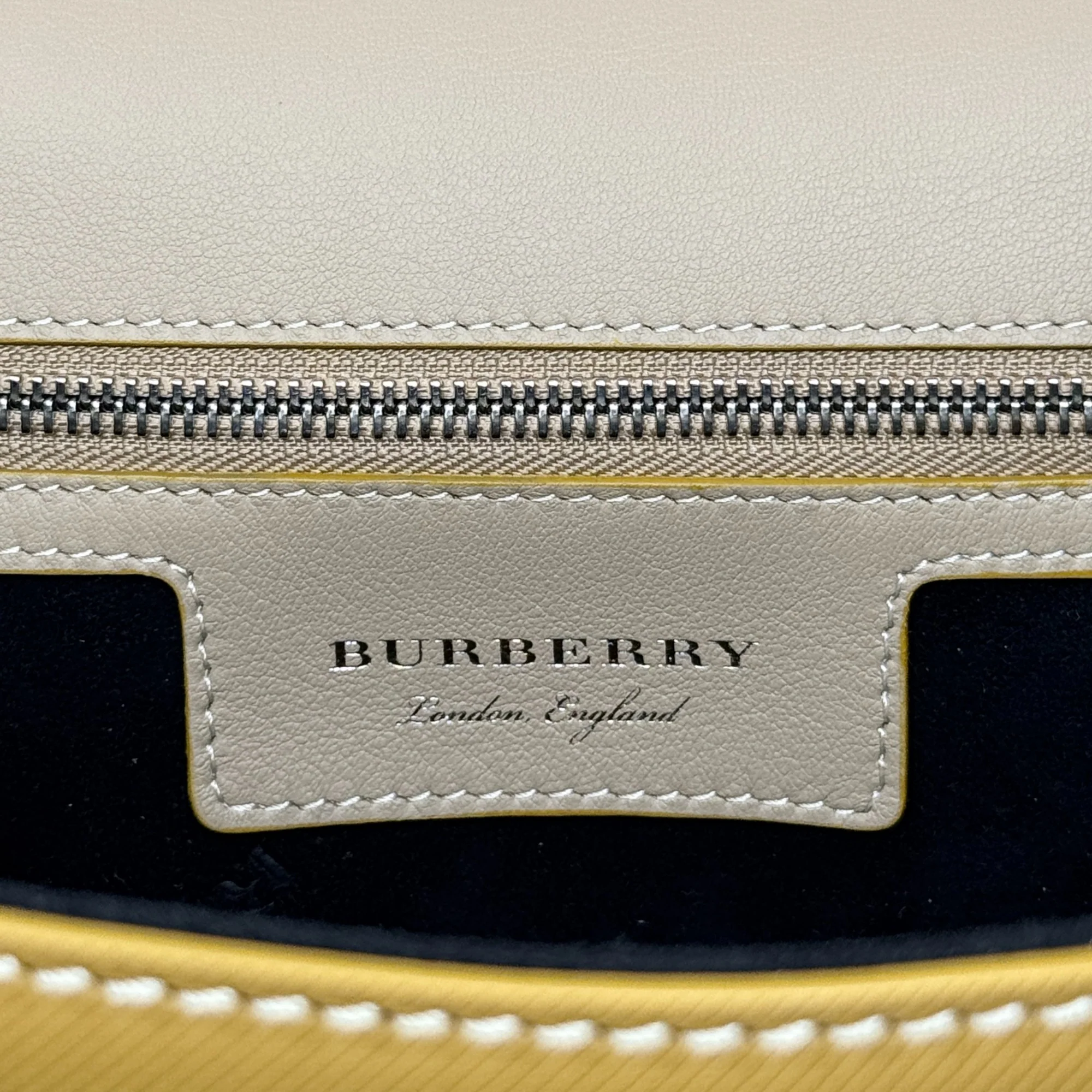 Burberry Ochre Medium Trench Top Handle Bag - Image 15