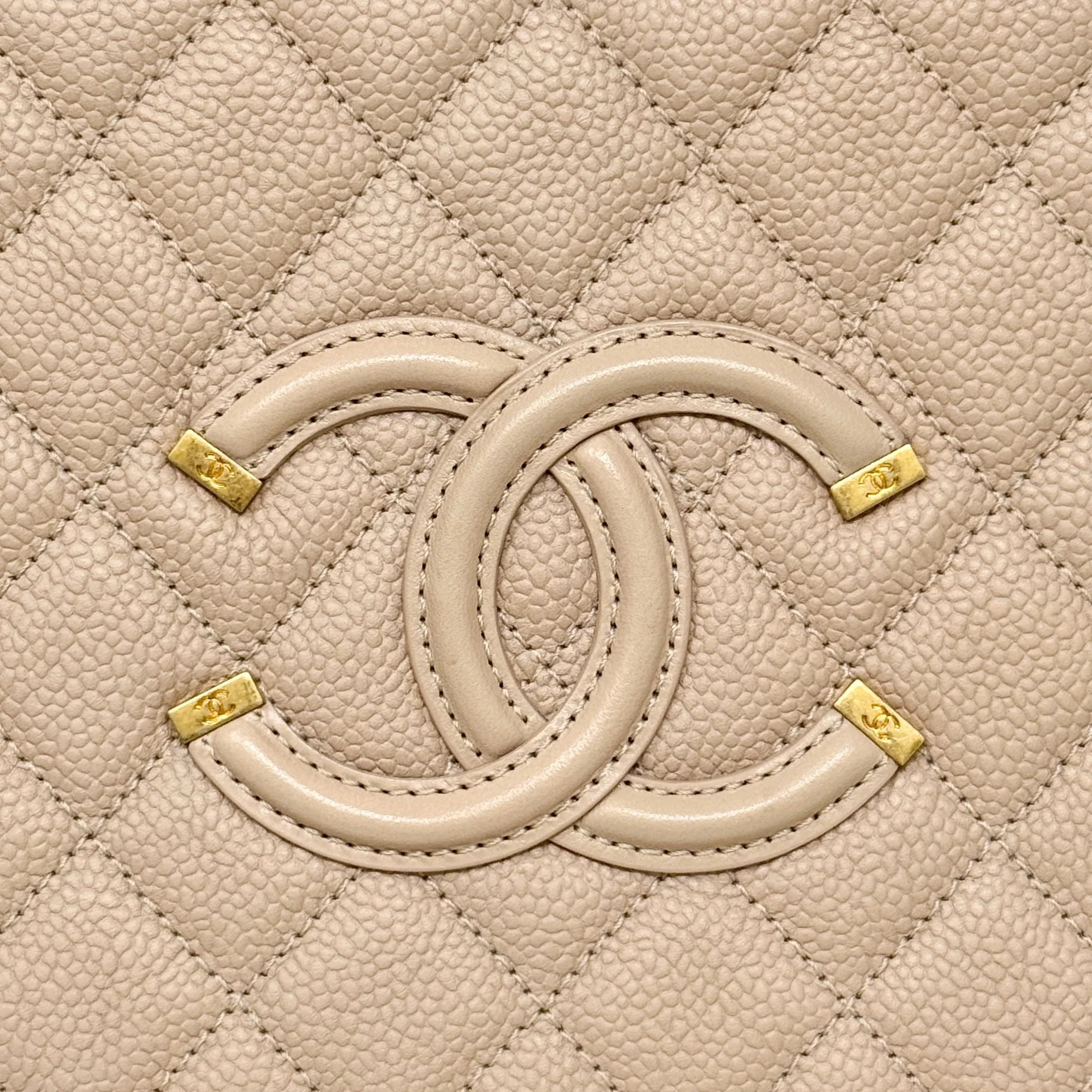 Chanel Beige Medium Filigree Case - Image 10