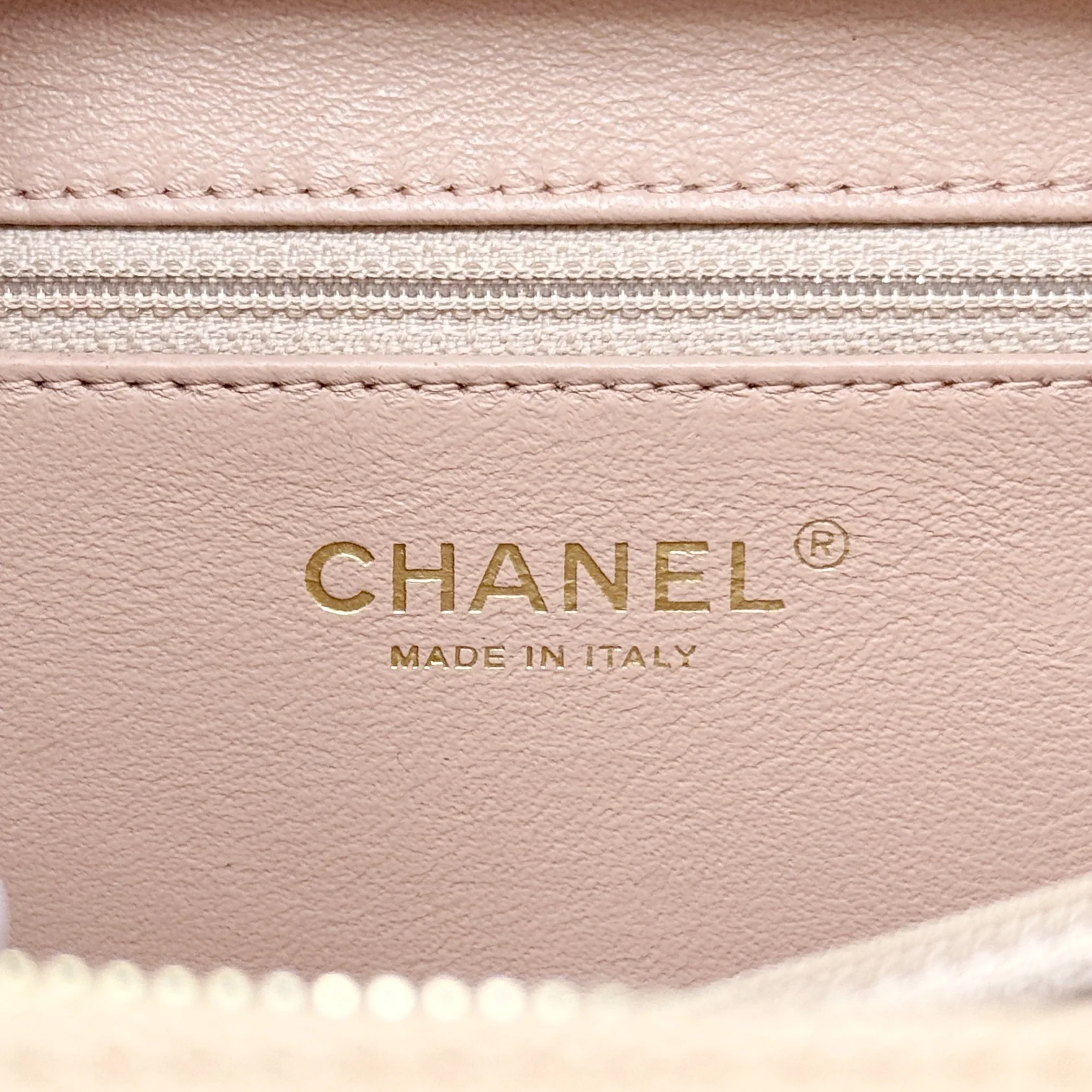 Chanel Beige Medium Filigree Case - Image 14