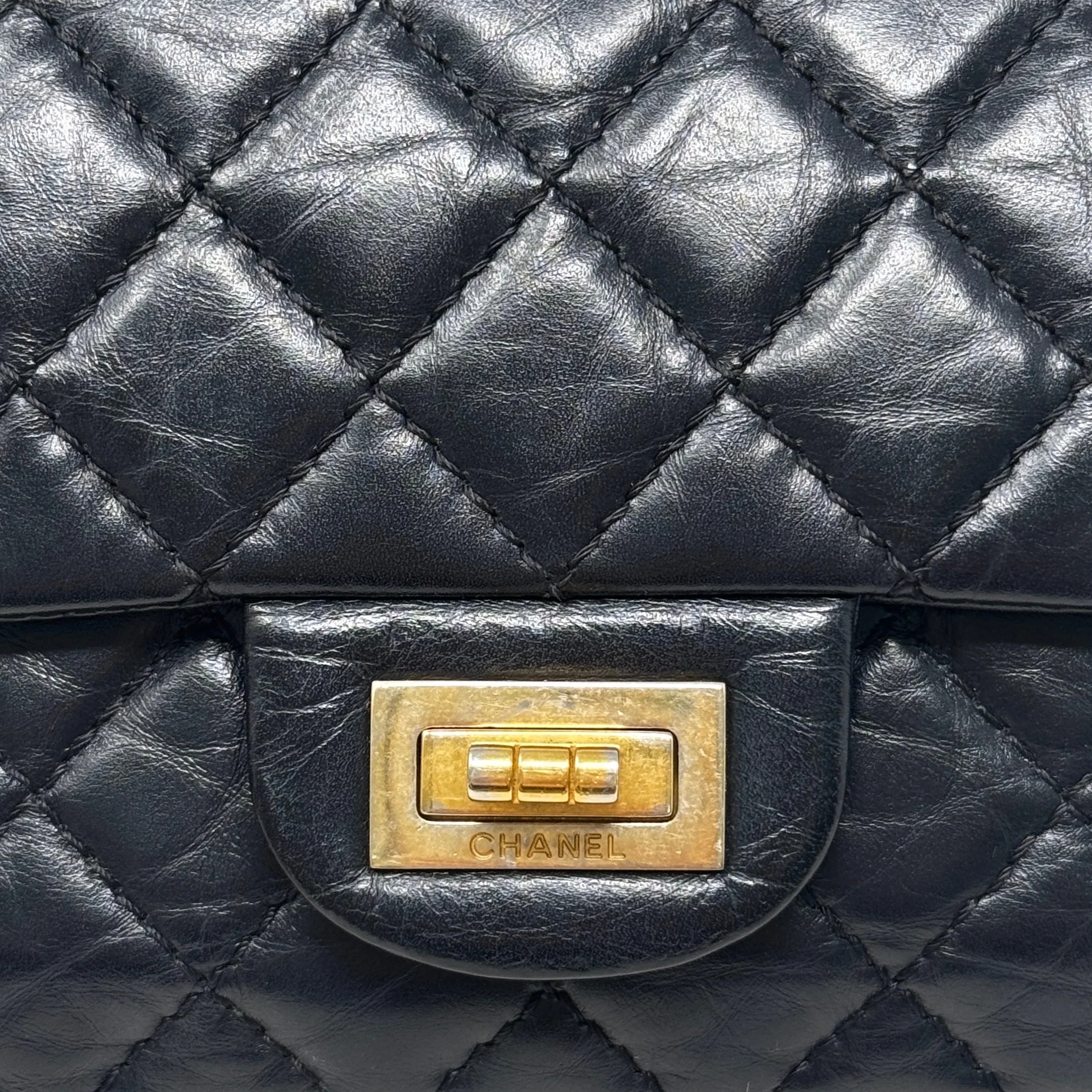 Chanel Black Calfskin 2.55 Reissue 225 - Image 10