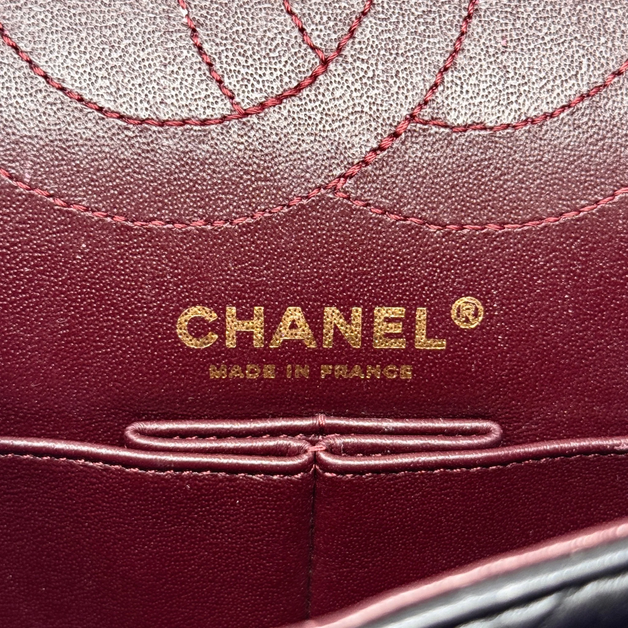 Chanel Black Calfskin 2.55 Reissue 225 - Image 14