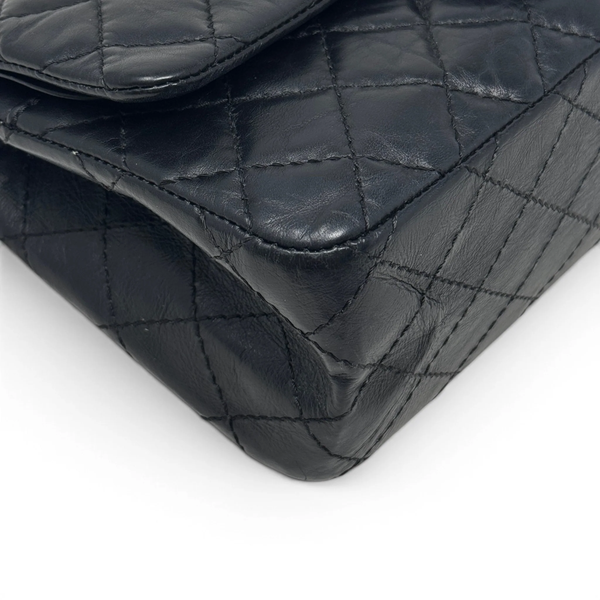Chanel Black Calfskin 2.55 Reissue 225 - Image 7