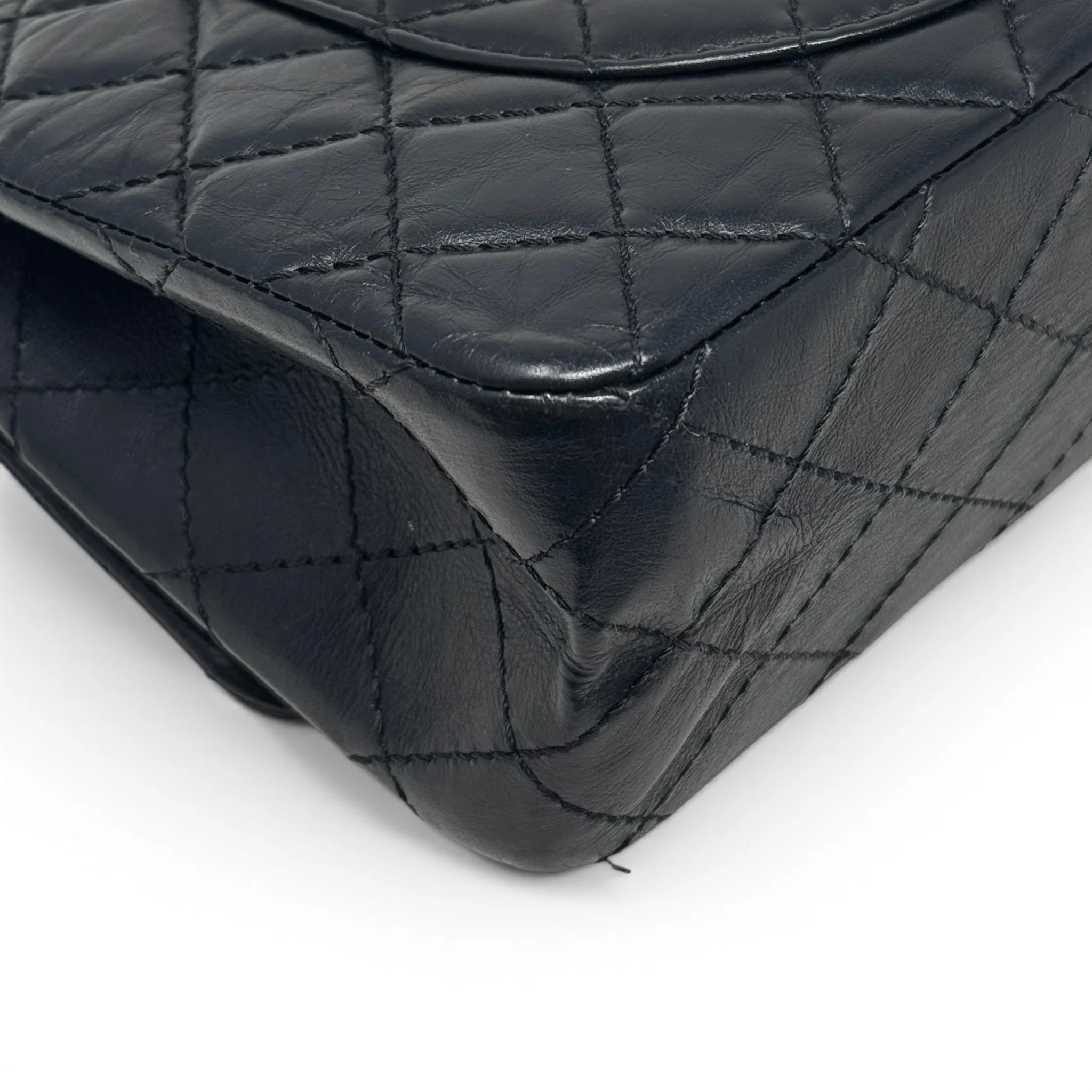 Chanel Black Calfskin 2.55 Reissue 225 - Image 9