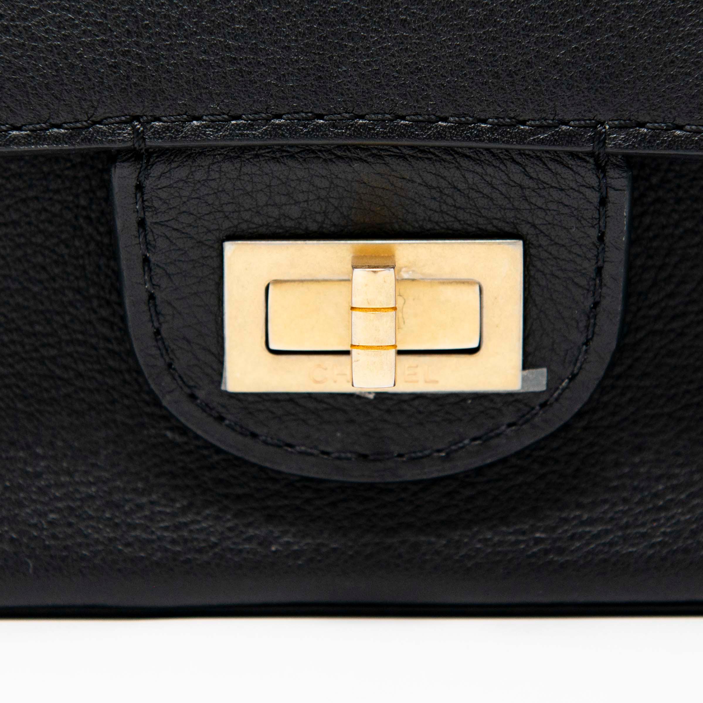 Chanel Black Medallion 2.55 Reissue 225 - Image 10