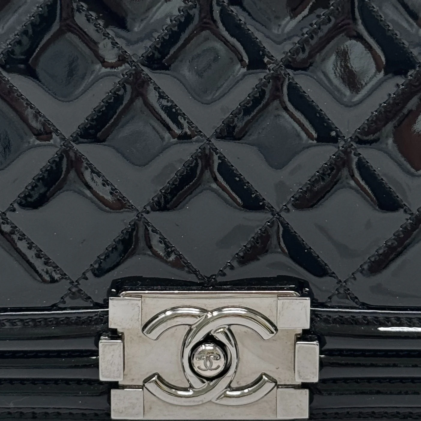 Chanel Black Patent Medium Boy Bag - Image 5