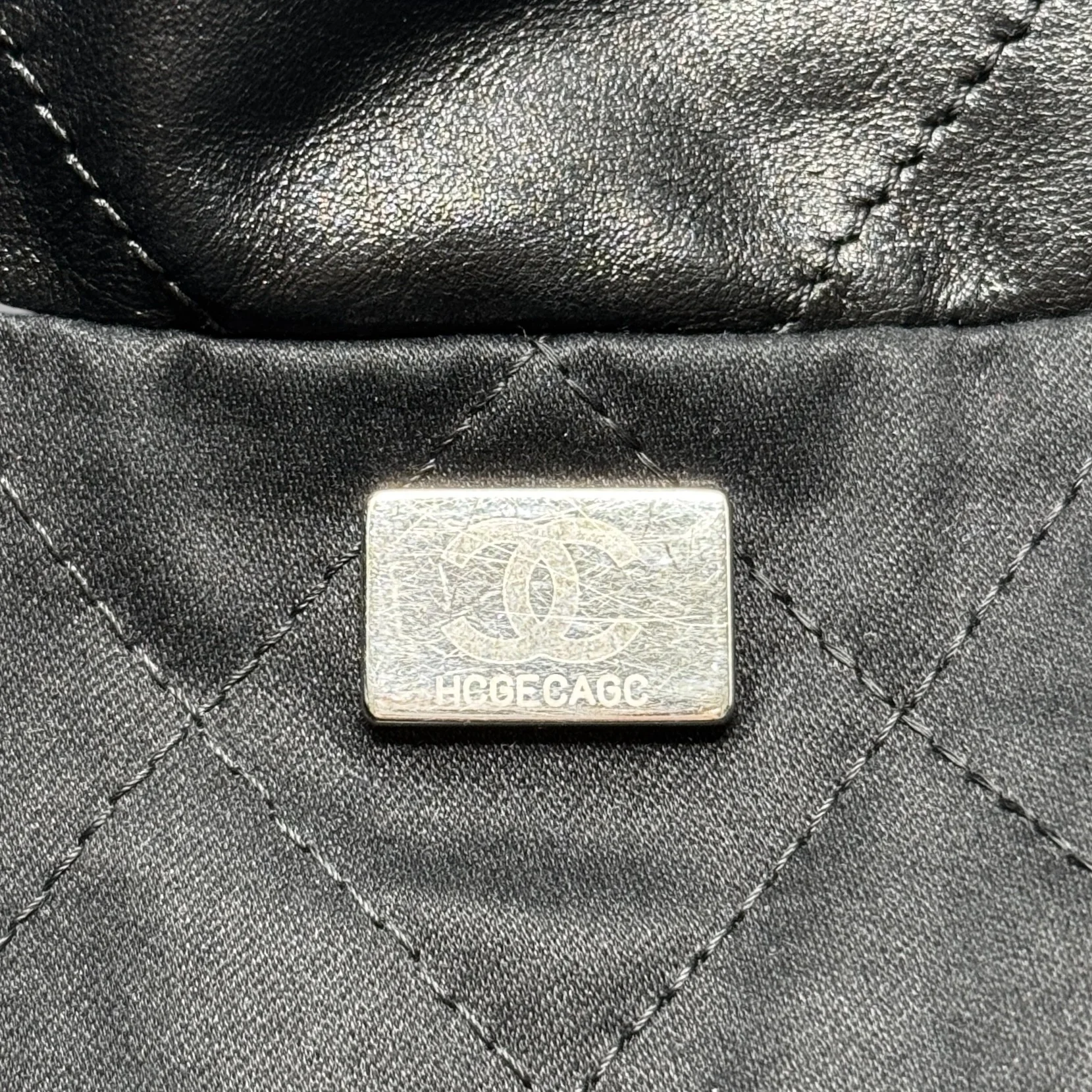 Chanel Black Small 22 Hobo With Pouch - Image 14