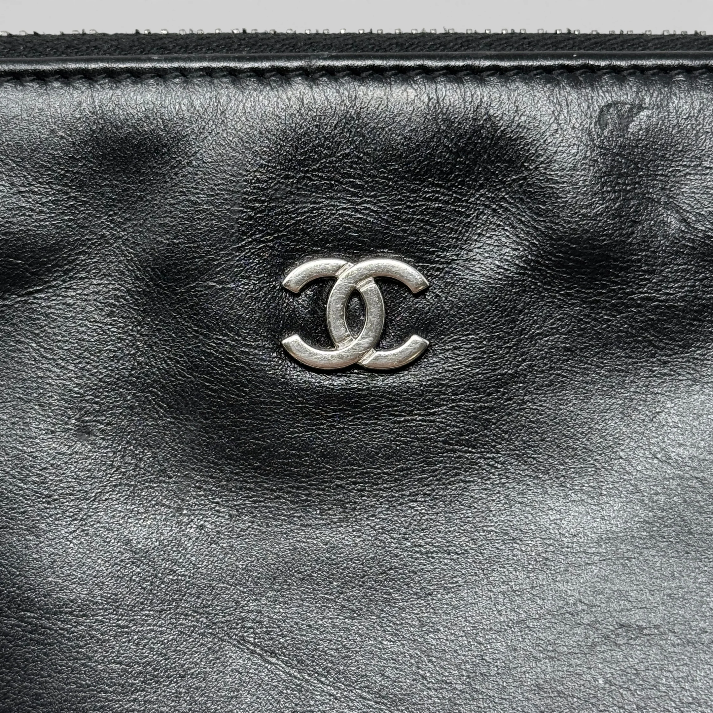 Chanel Black Small 22 Hobo With Pouch - Image 16