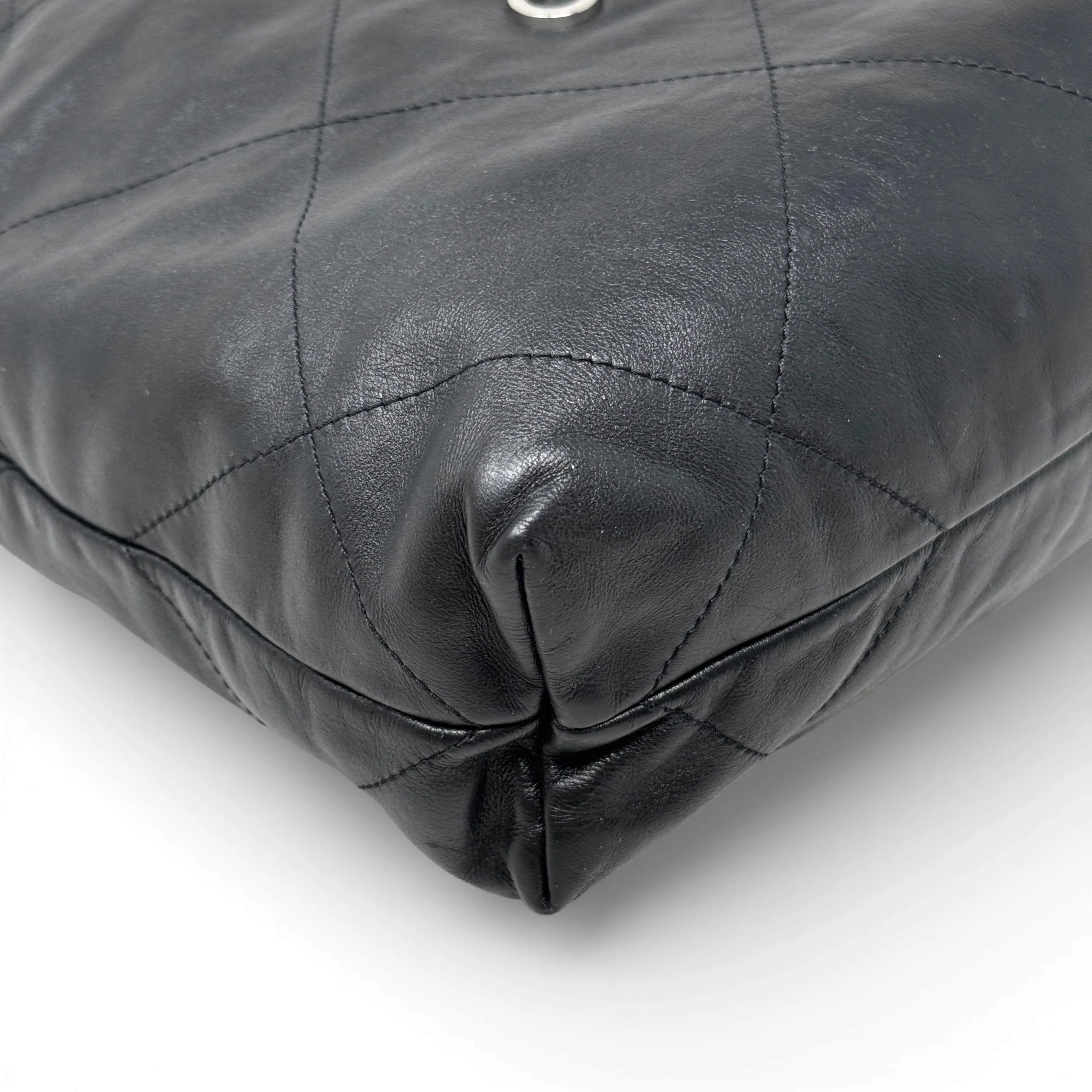 Chanel Black Small 22 Hobo With Pouch - Image 7