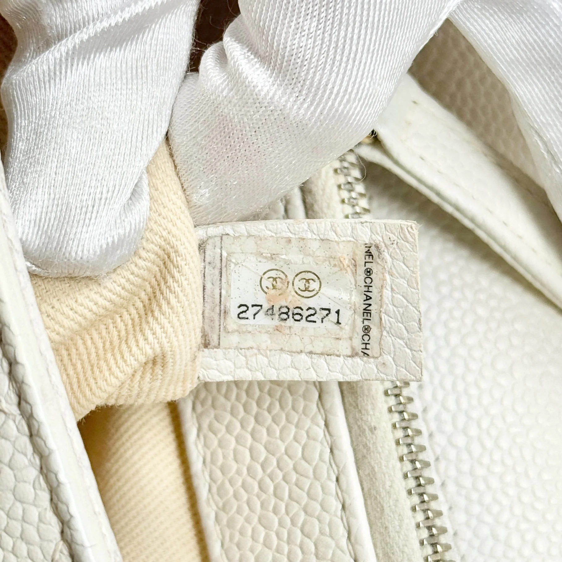 Chanel Cream Medium Chic Affinity Flap - Image 14