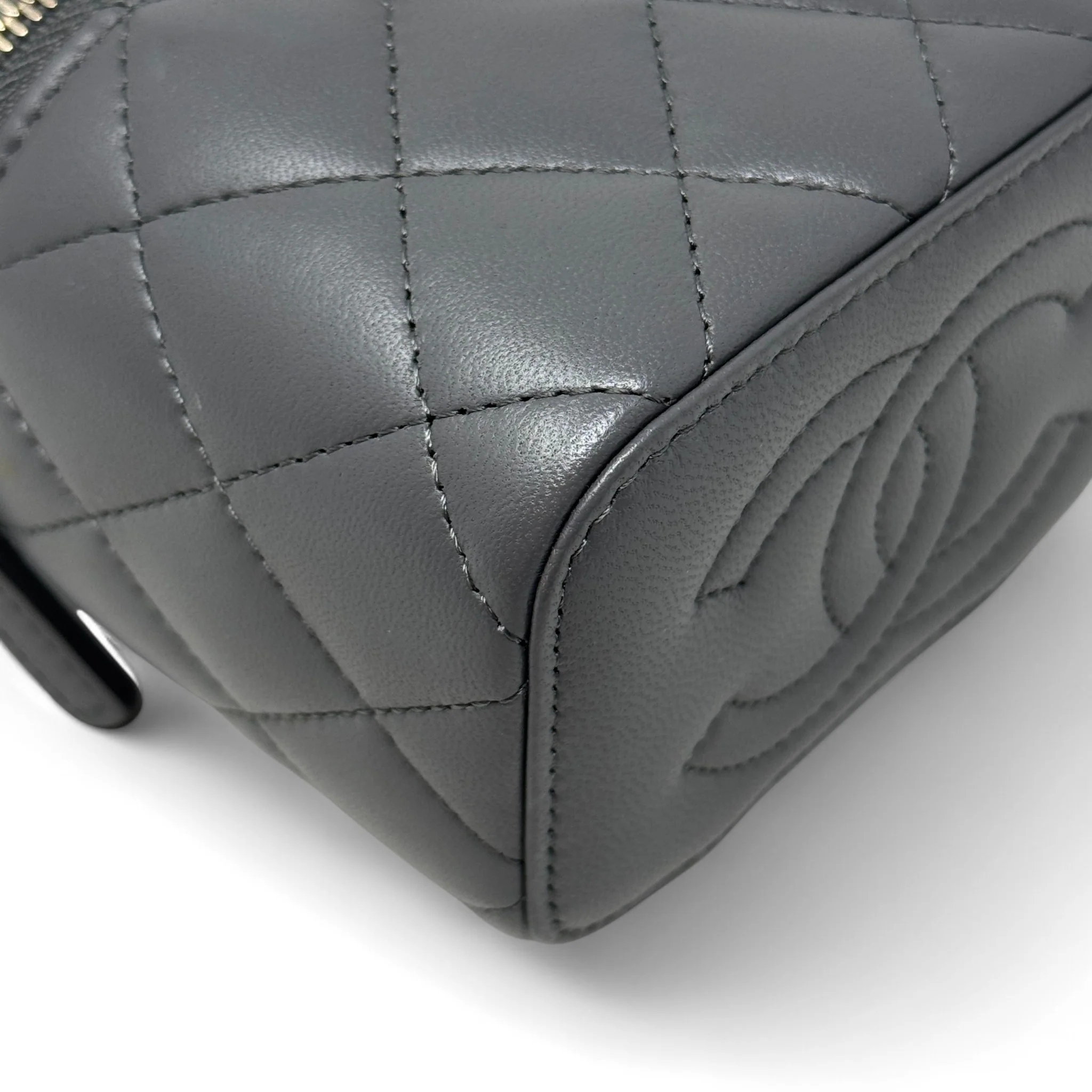 Chanel Grey Mini Vanity Case With Chain - Image 7