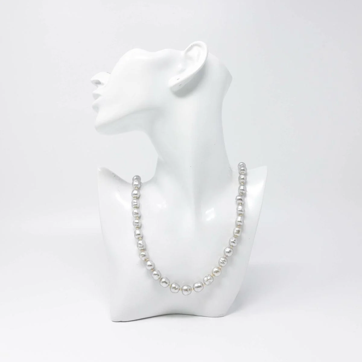 Chanel Pearl Long Necklace - Image 3