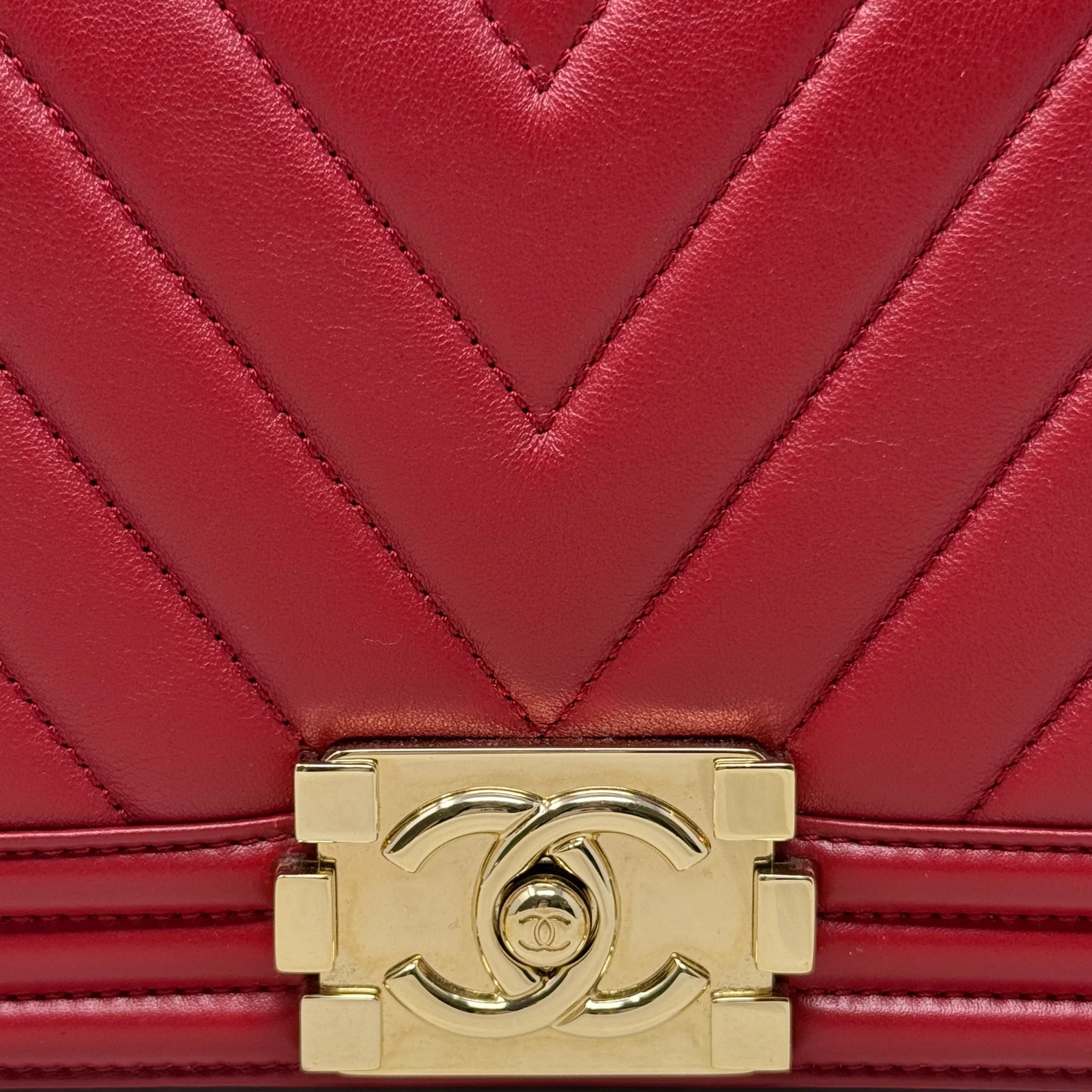 Chanel Red Chevron Medium Boy Bag - Image 5