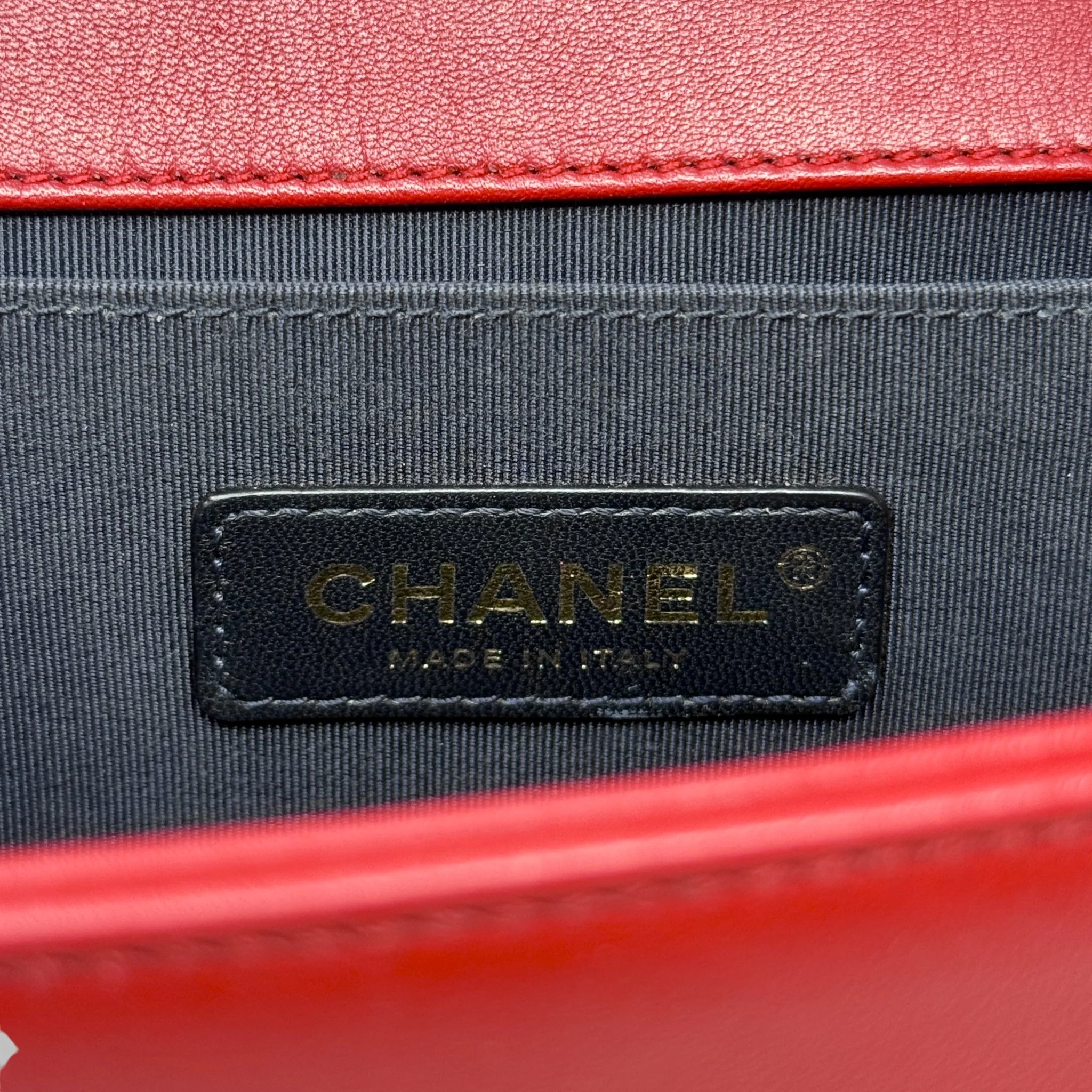 Chanel Red Chevron Medium Boy Bag - Image 8