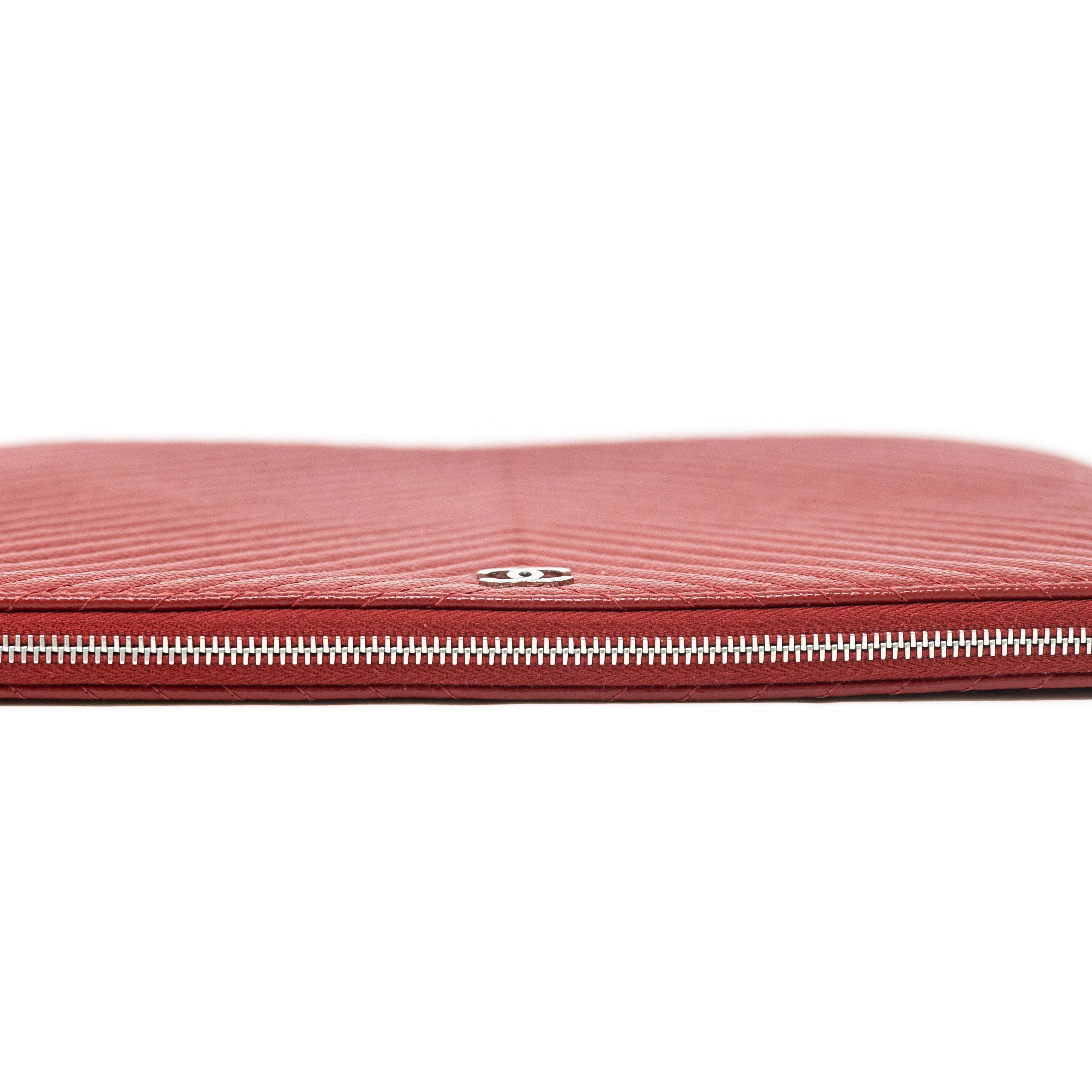 Chanel Red Medium O Case Pouch - Image 11