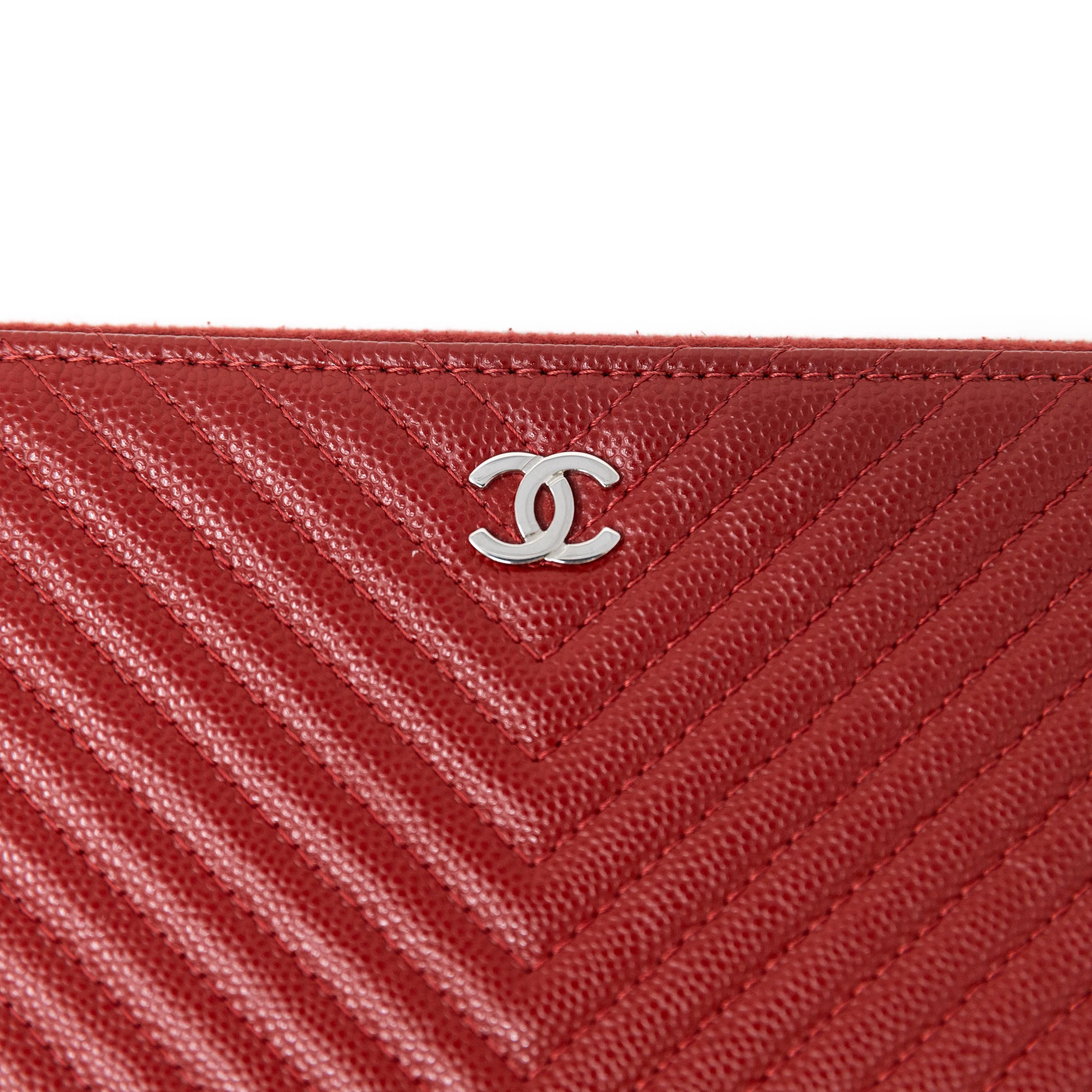 Chanel Red Medium O Case Pouch - Image 13