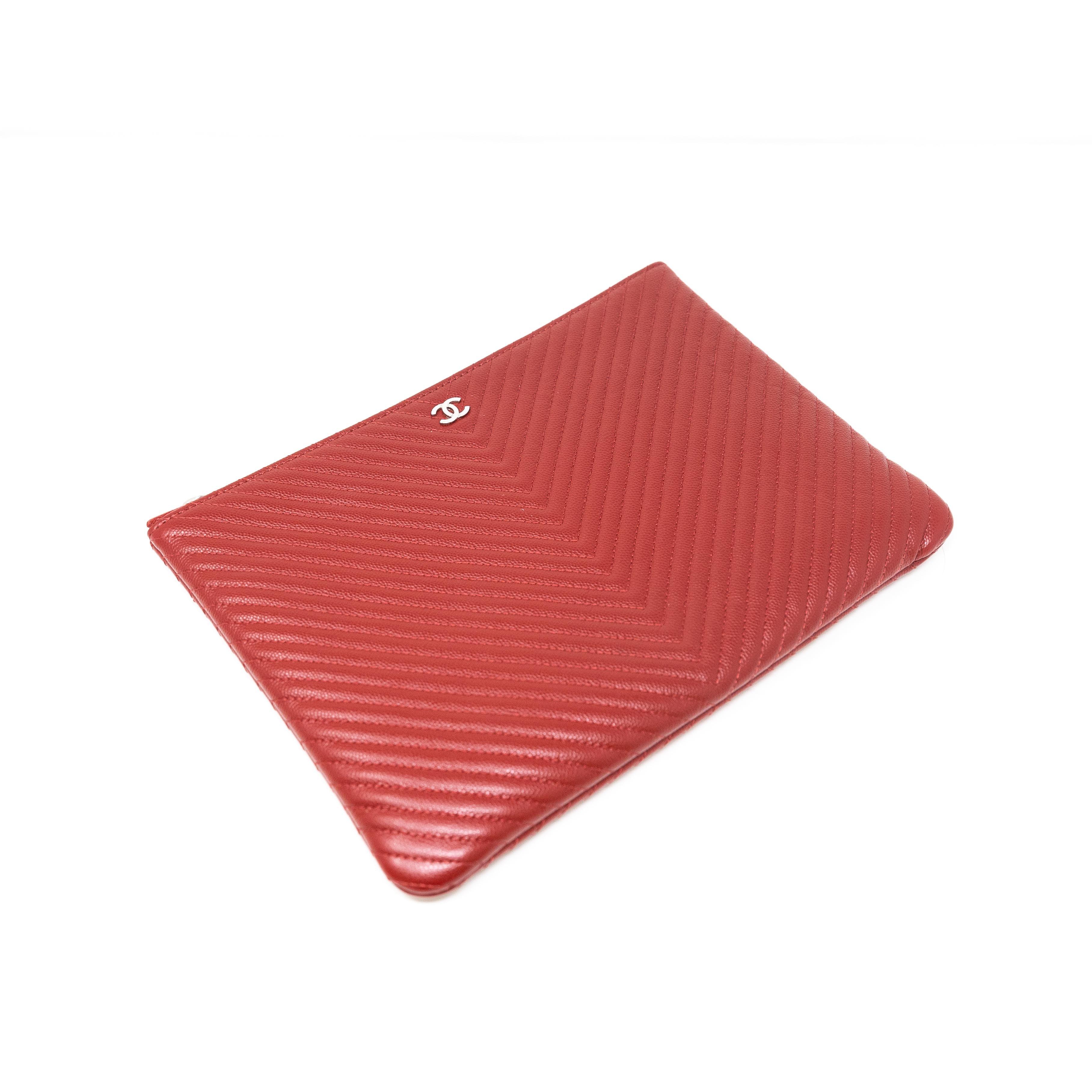Chanel Red Medium O Case Pouch - Image 5