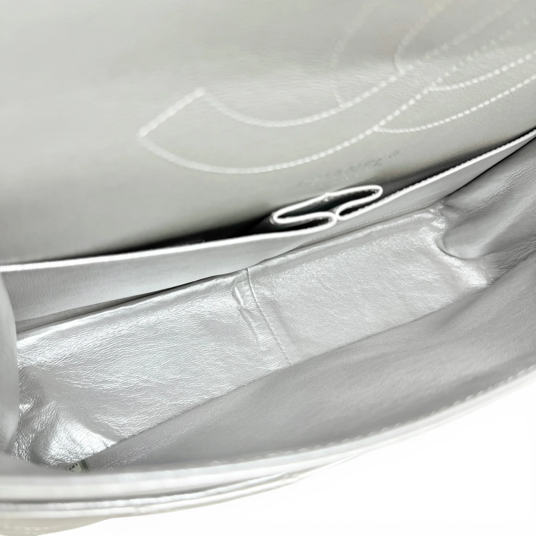 Chanel Silver Calfskin 2.55 Reissue 227 - Image 14
