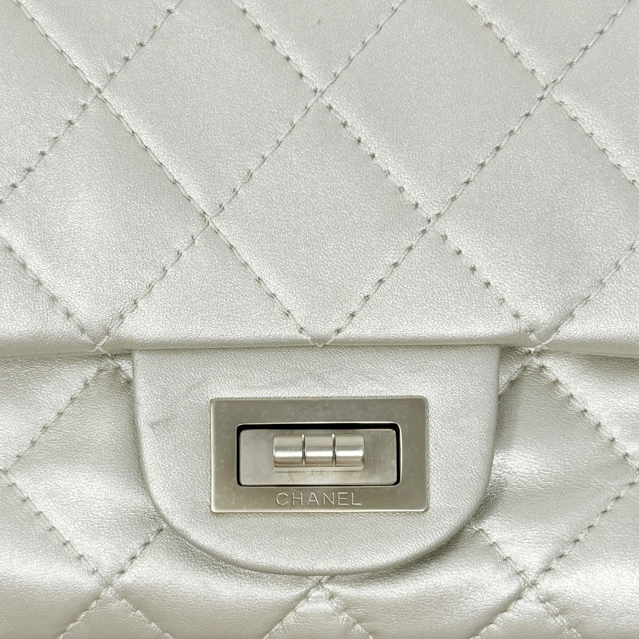 Chanel Silver Calfskin 2.55 Reissue 227 - Image 6