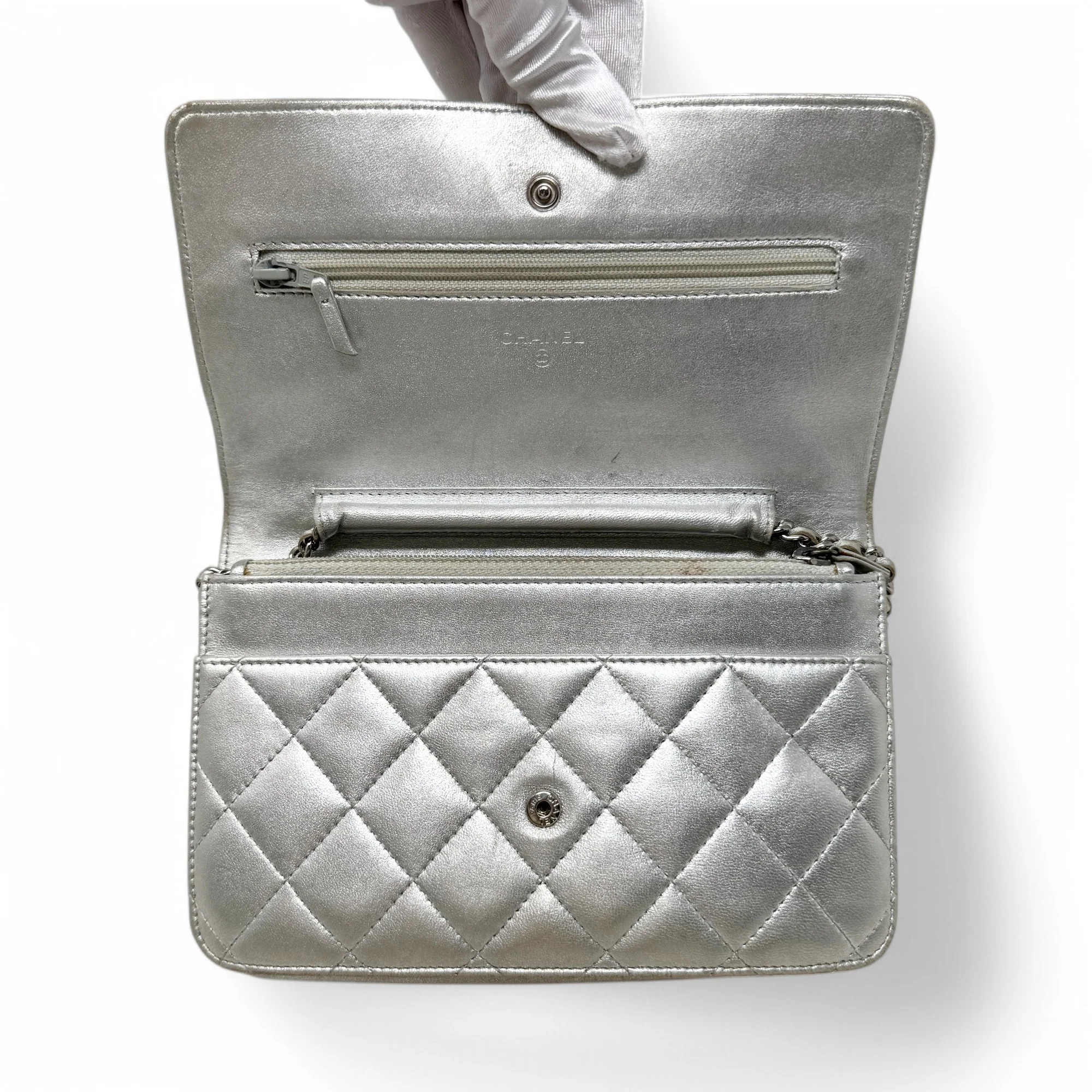 Chanel Silver Wallet On Chain - Image 11