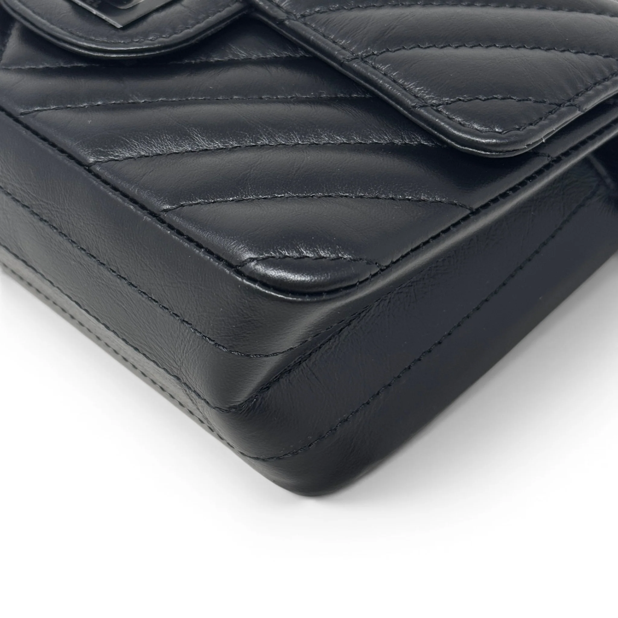 Chanel So Black 2.55 Reissue Mini Flap - Image 6