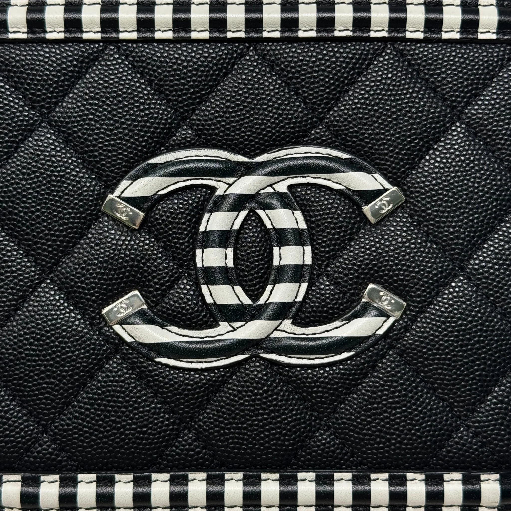 Chanel Black Small Filigree Vanity - Image 10