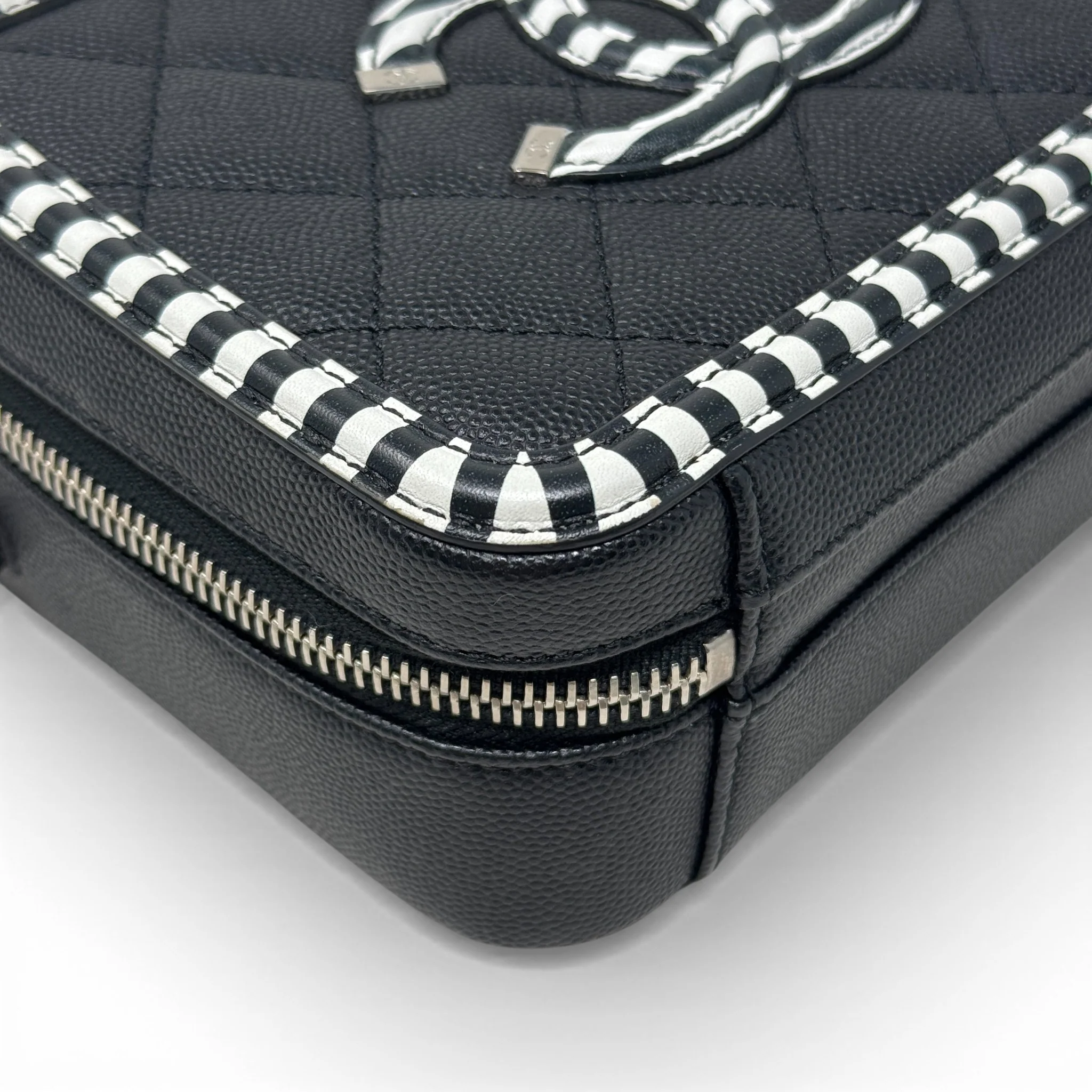 Chanel Black Small Filigree Vanity - Image 7