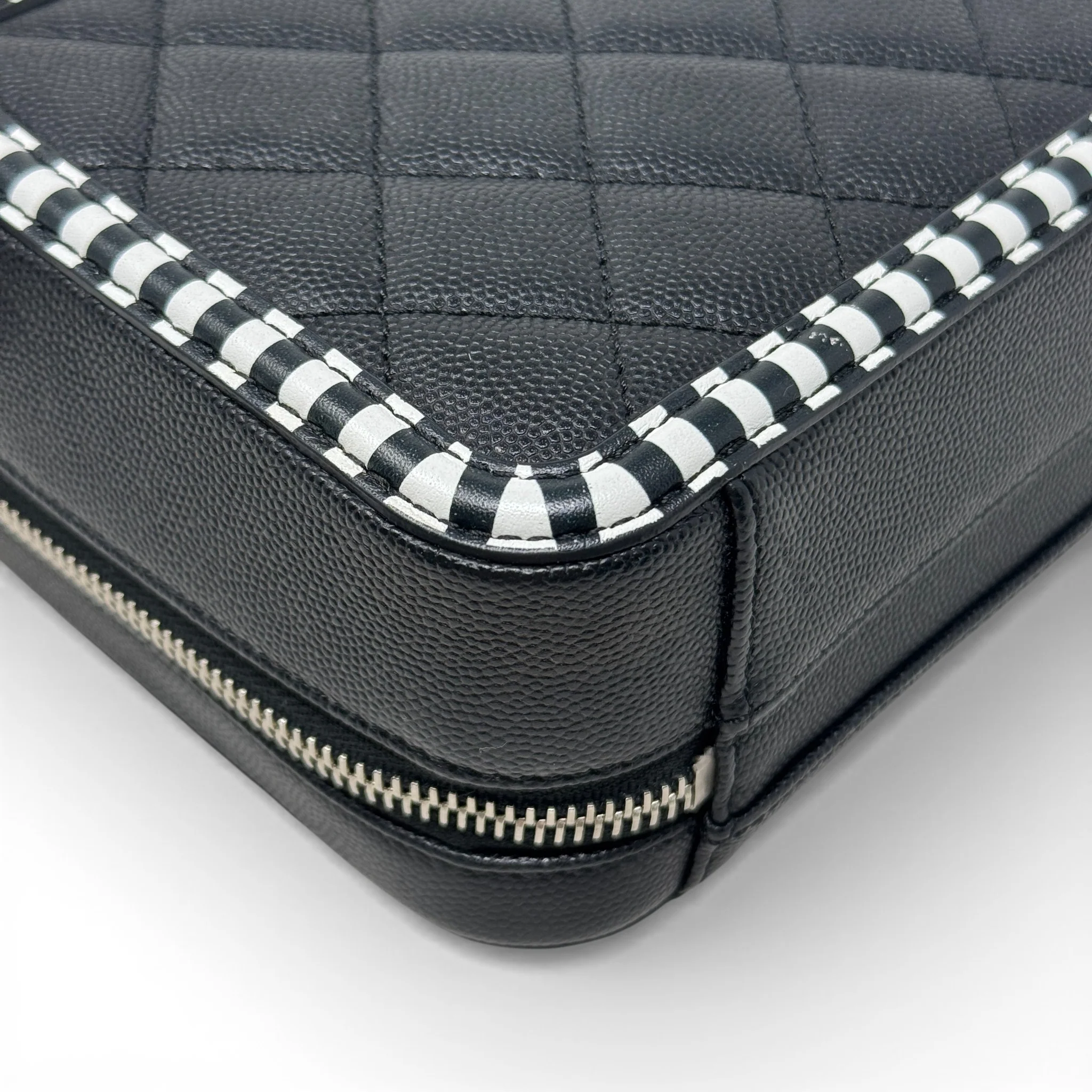 Chanel Black Small Filigree Vanity - Image 9