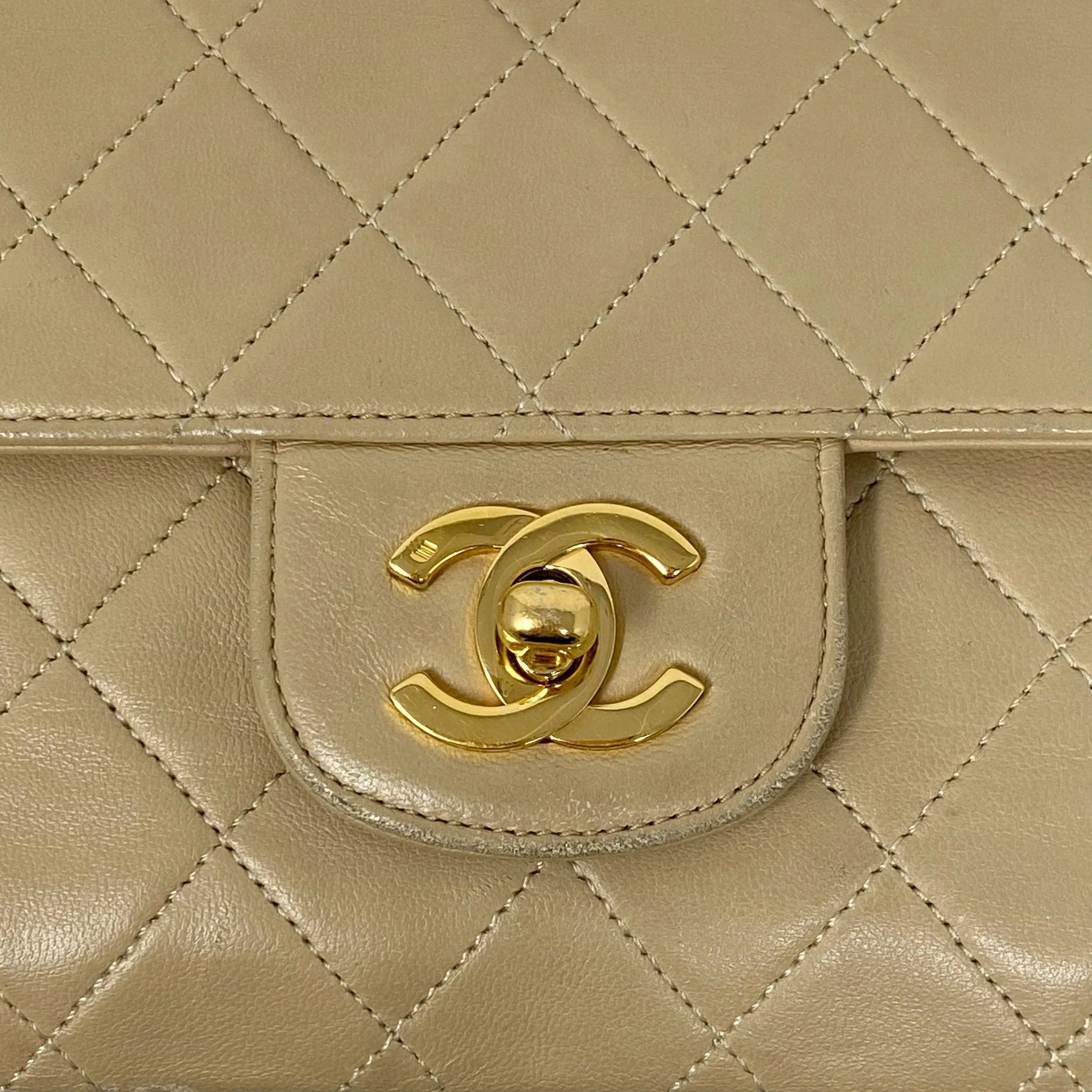 Chanel Vintage Beige Lambskin Medium Flap - Image 17