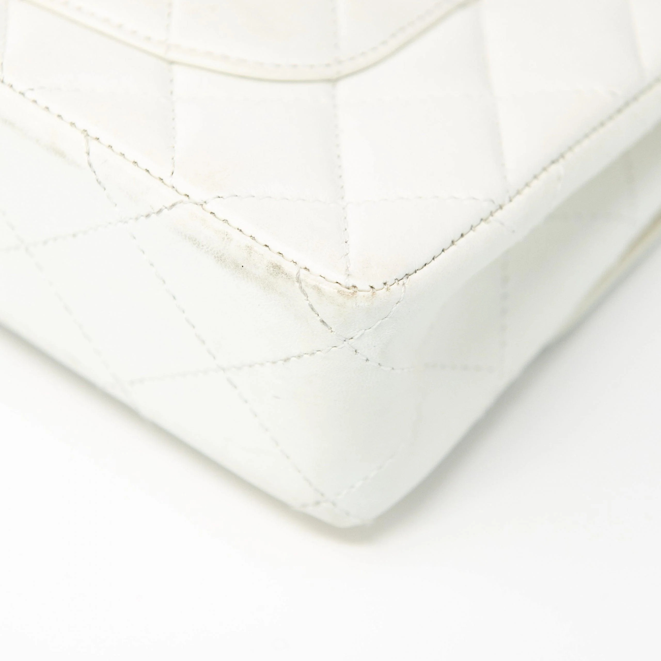 Chanel Vintage White Lambskin Flap Bag - Image 10