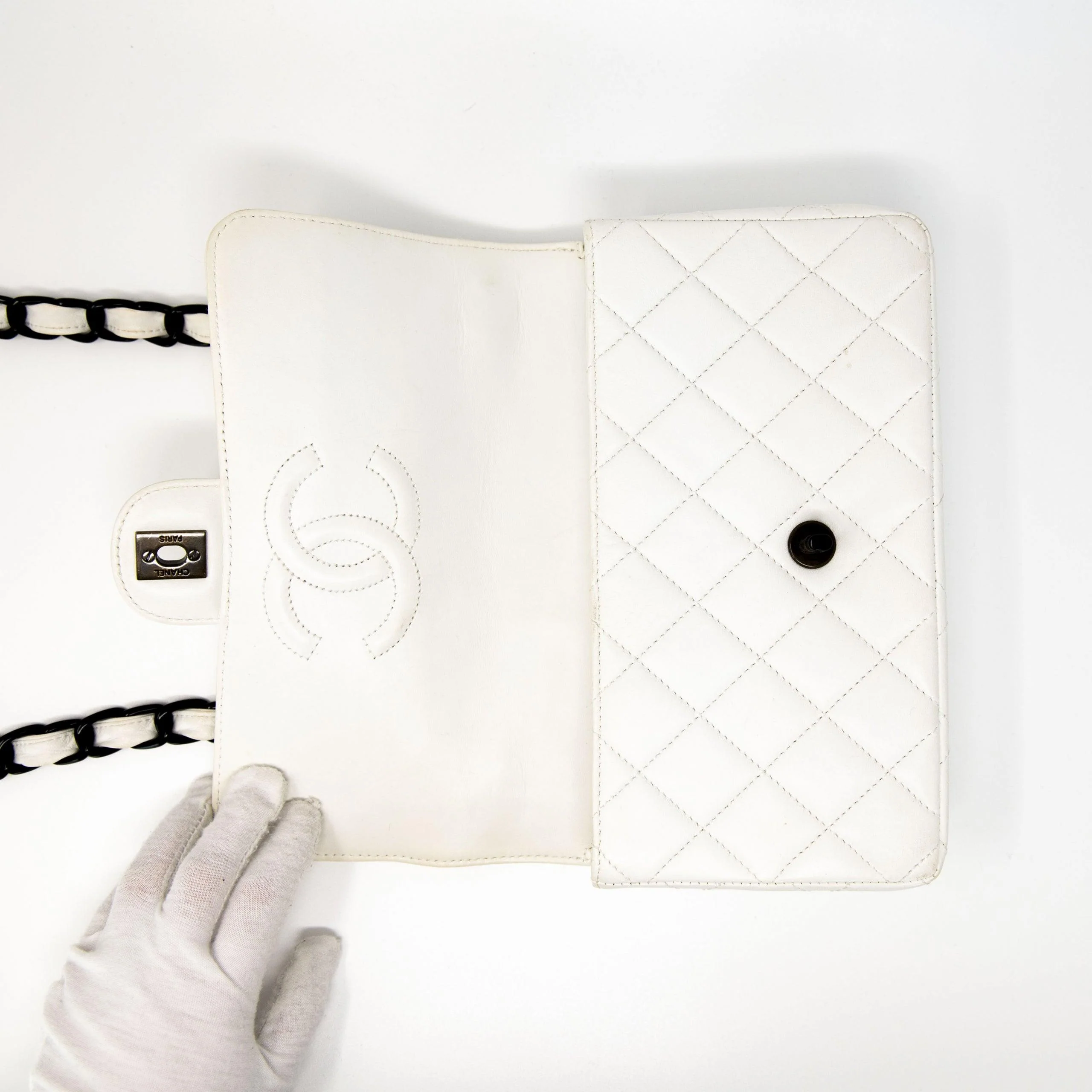 Chanel Vintage White Lambskin Flap Bag - Image 12