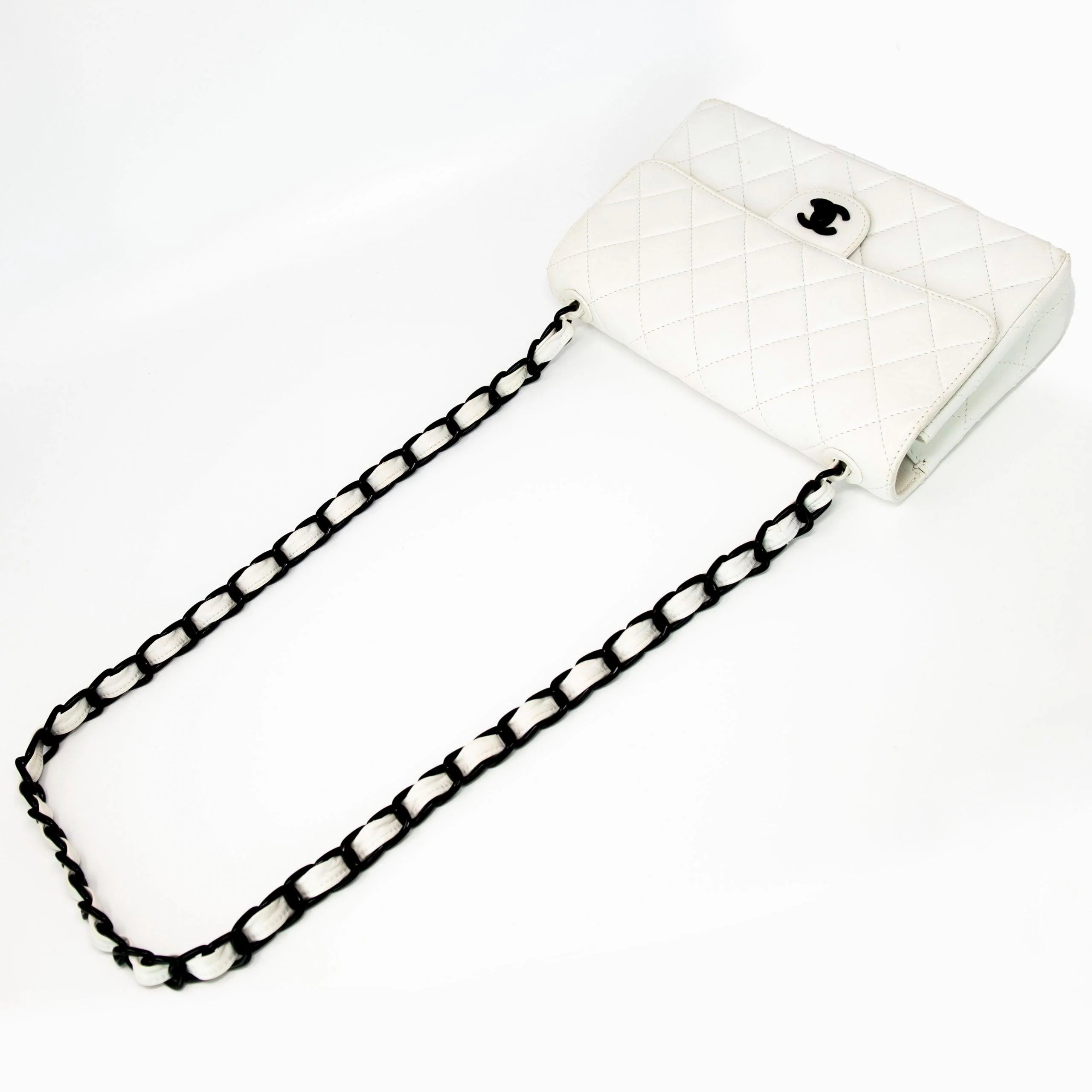 Chanel Vintage White Lambskin Flap Bag - Image 6