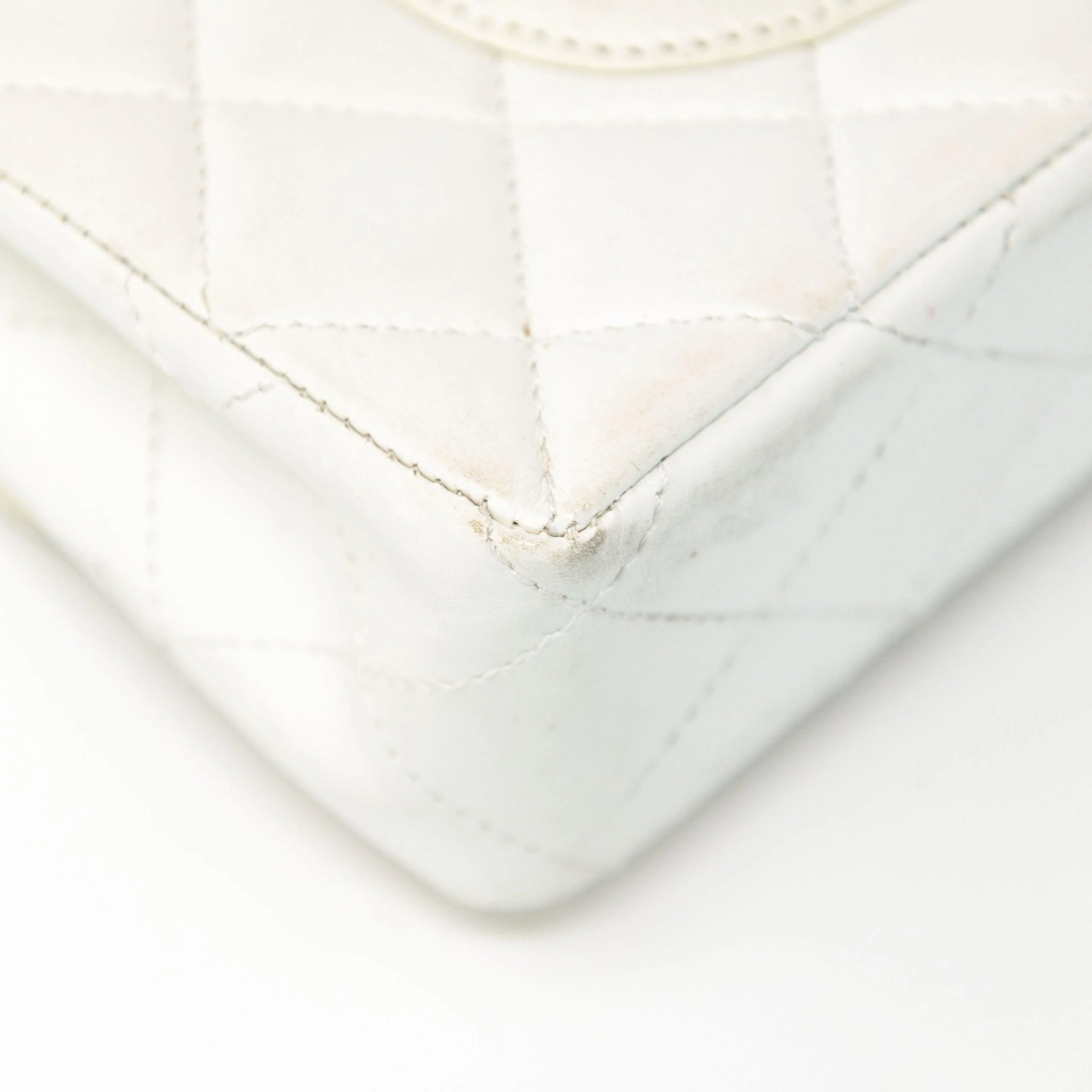 Chanel Vintage White Lambskin Flap Bag - Image 9