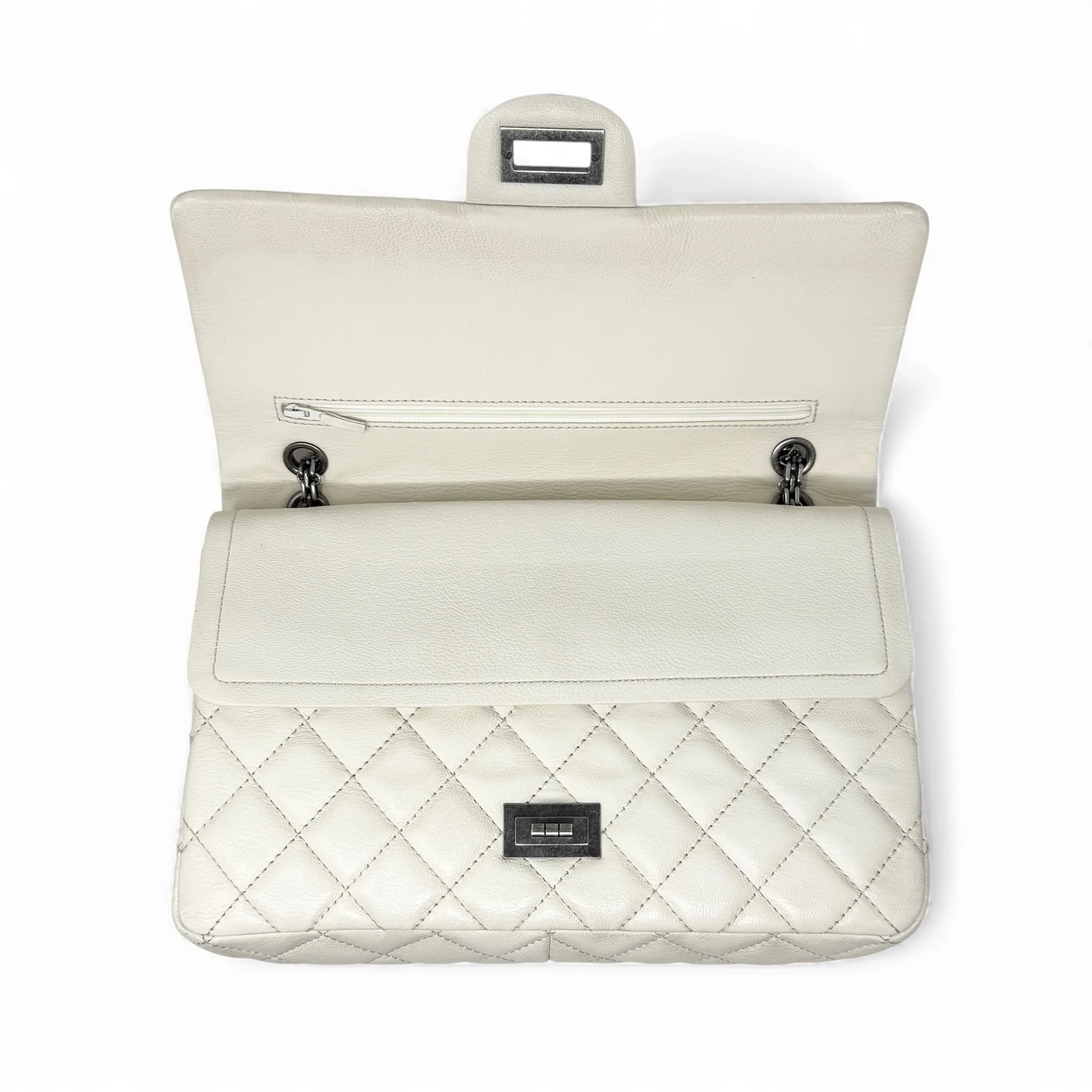 Chanel White Calfskin 2.55 Reissue 227 - Image 11