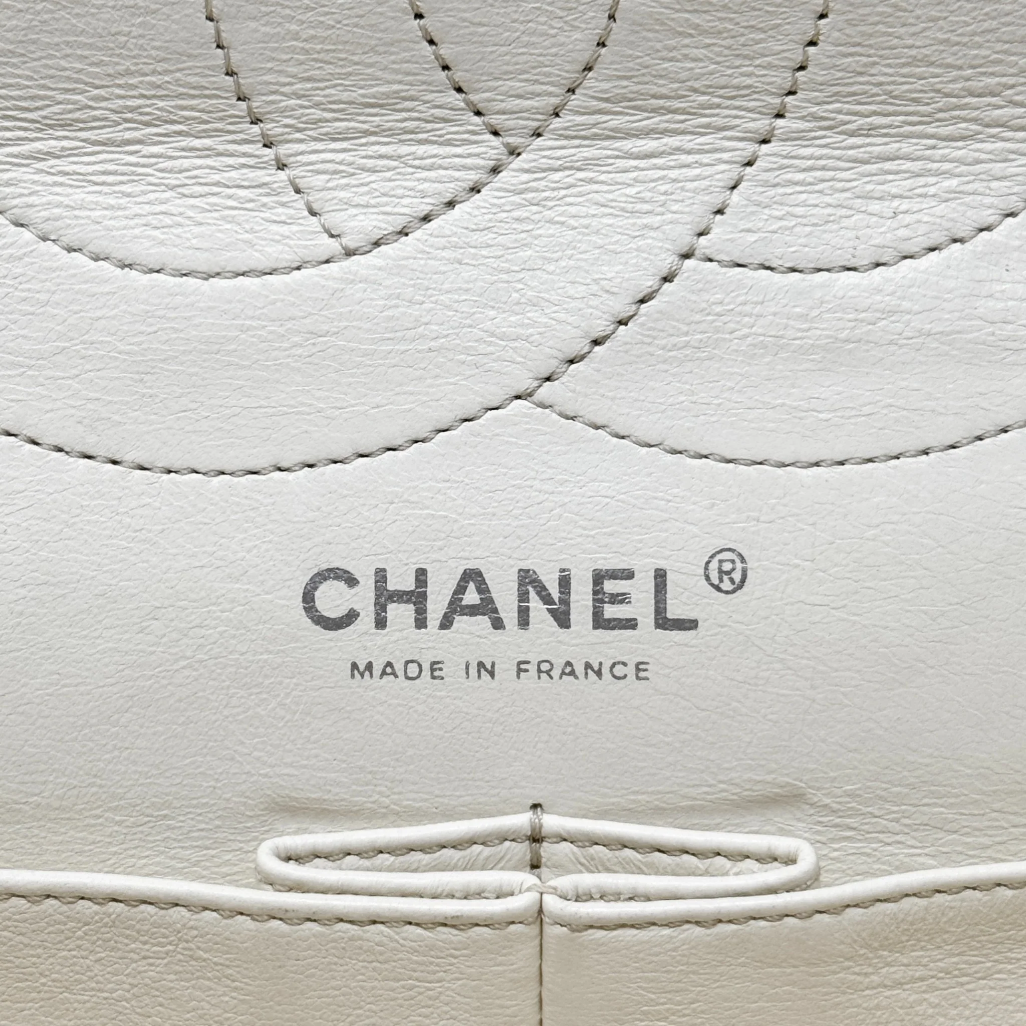 Chanel White Calfskin 2.55 Reissue 227 - Image 13