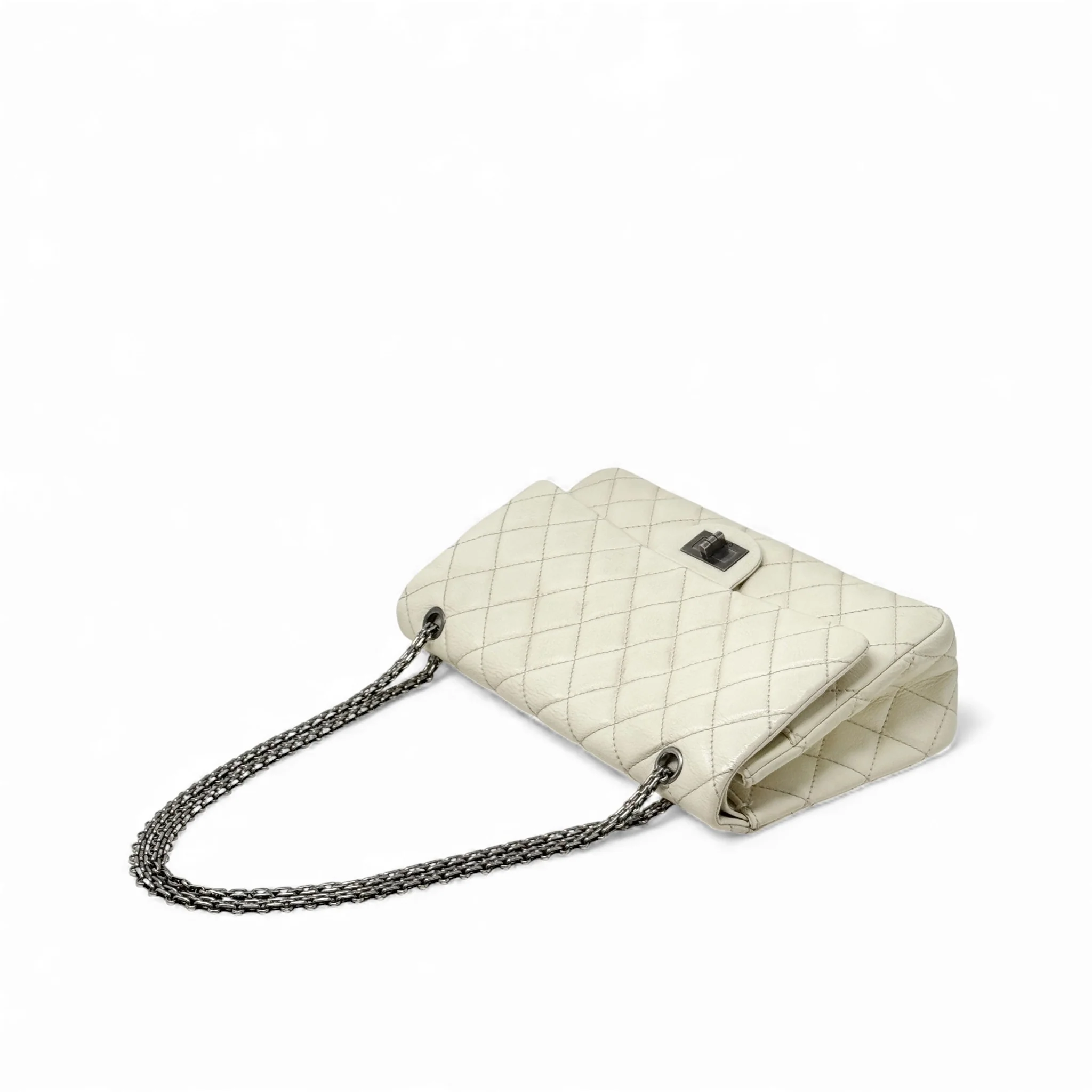 Chanel White Calfskin 2.55 Reissue 227 - Image 16