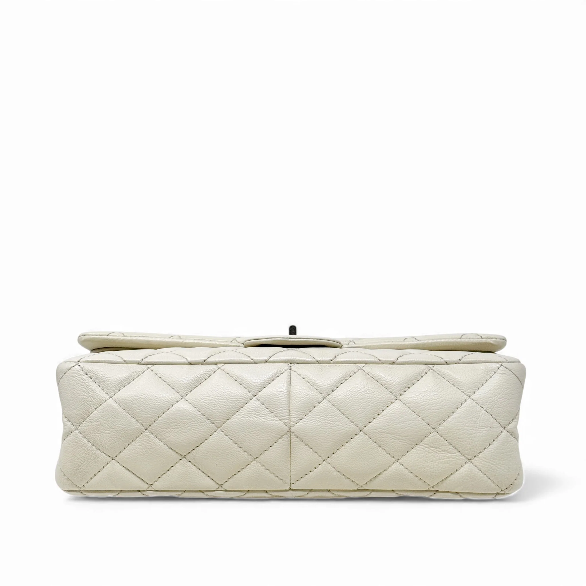 Chanel White Calfskin 2.55 Reissue 227 - Image 6