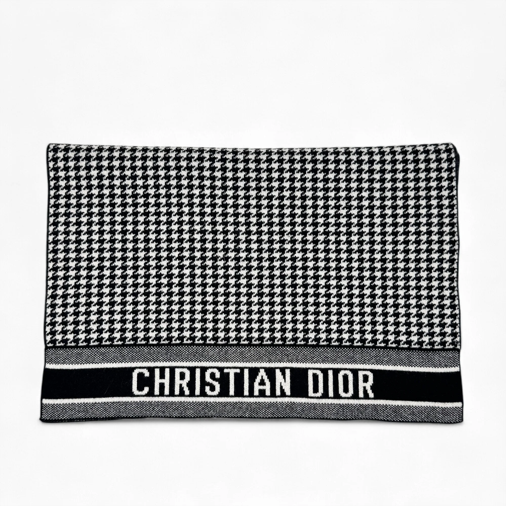 Dior 30 Montaigne Houndstooth Cashmere Scarf - Image 3