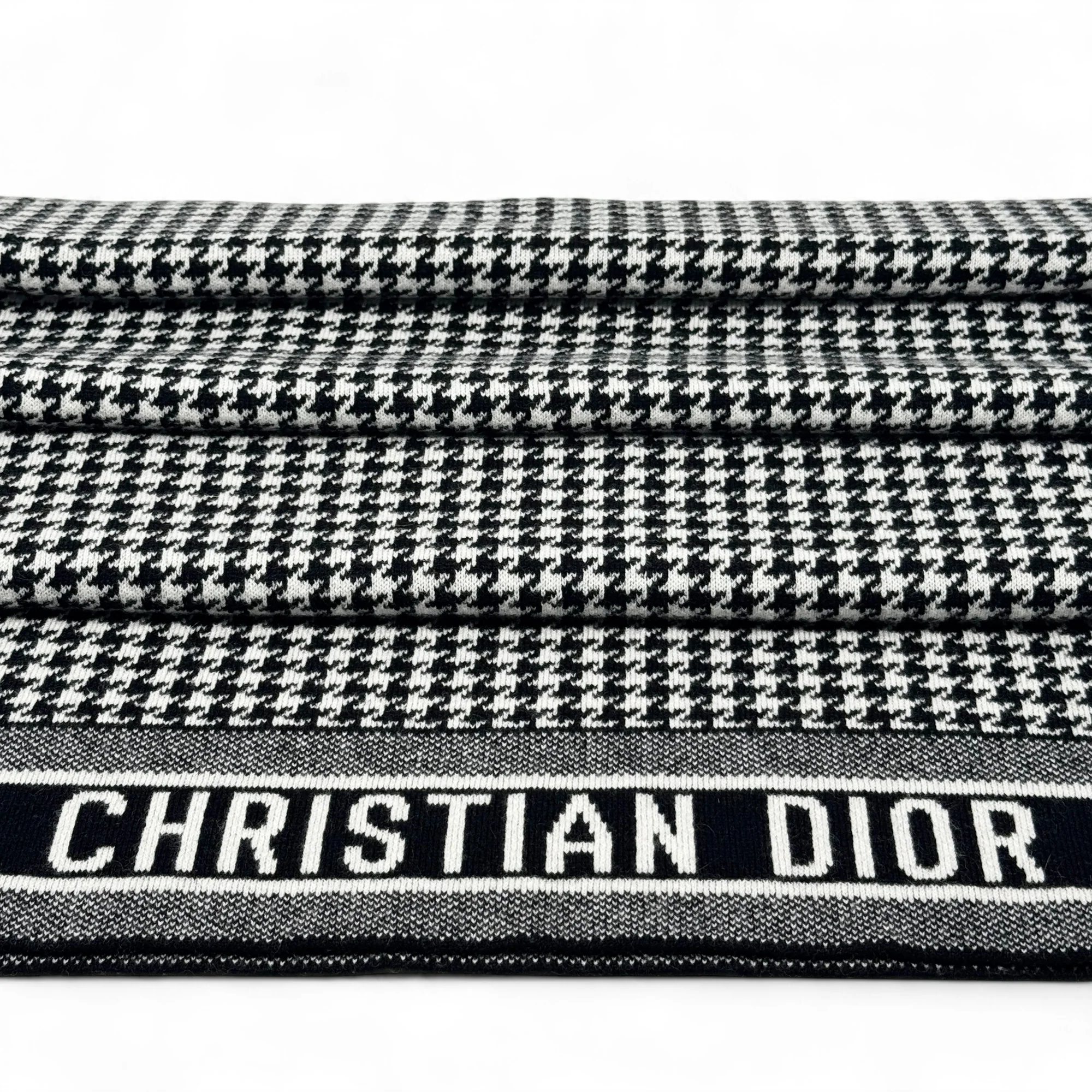 Dior 30 Montaigne Houndstooth Cashmere Scarf - Image 7