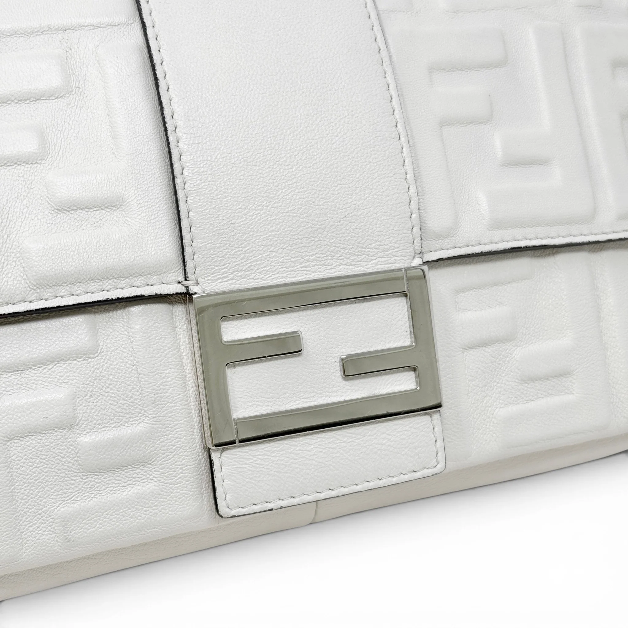 Fendi White Small Baguette Bag - Image 10