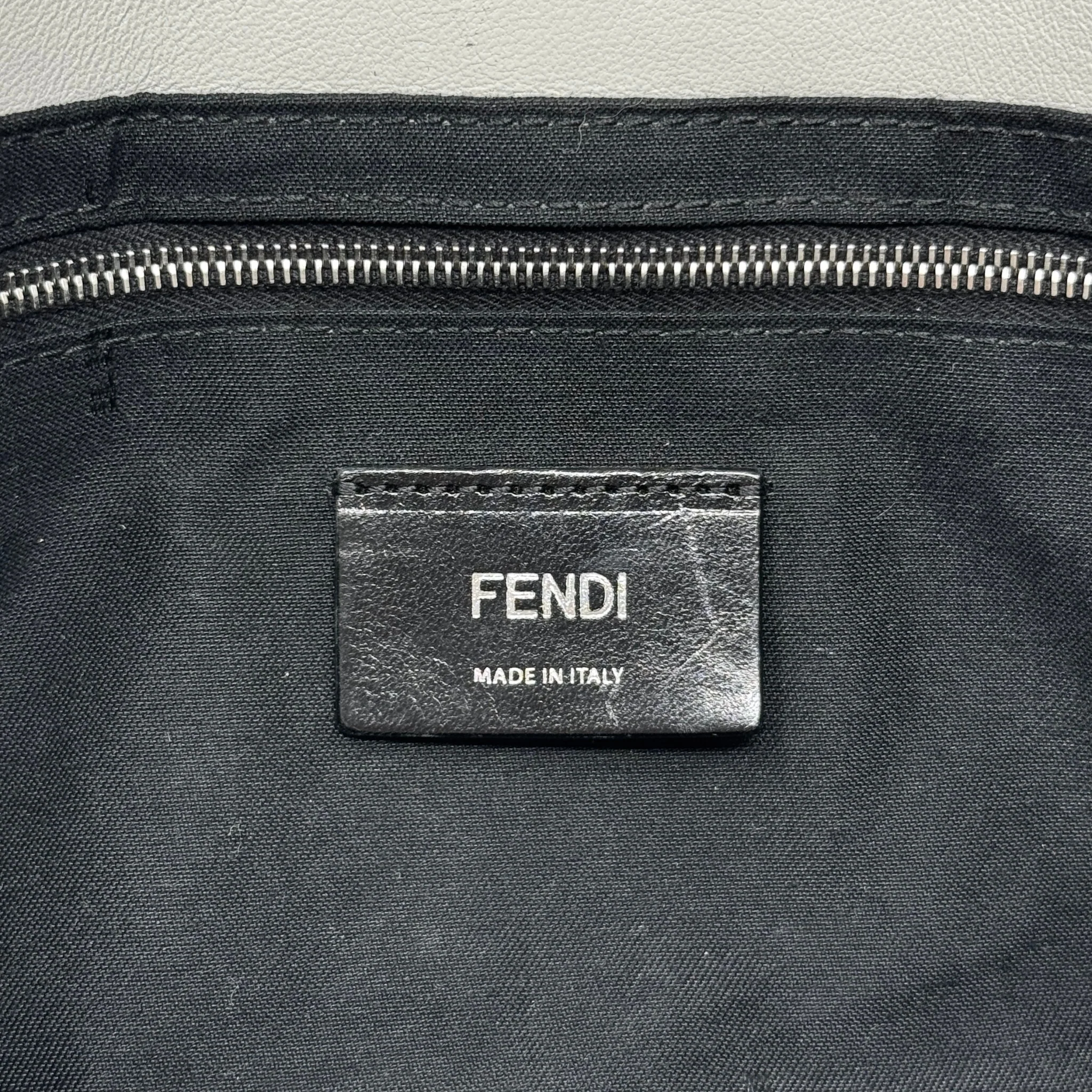 Fendi White Small Baguette Bag - Image 13