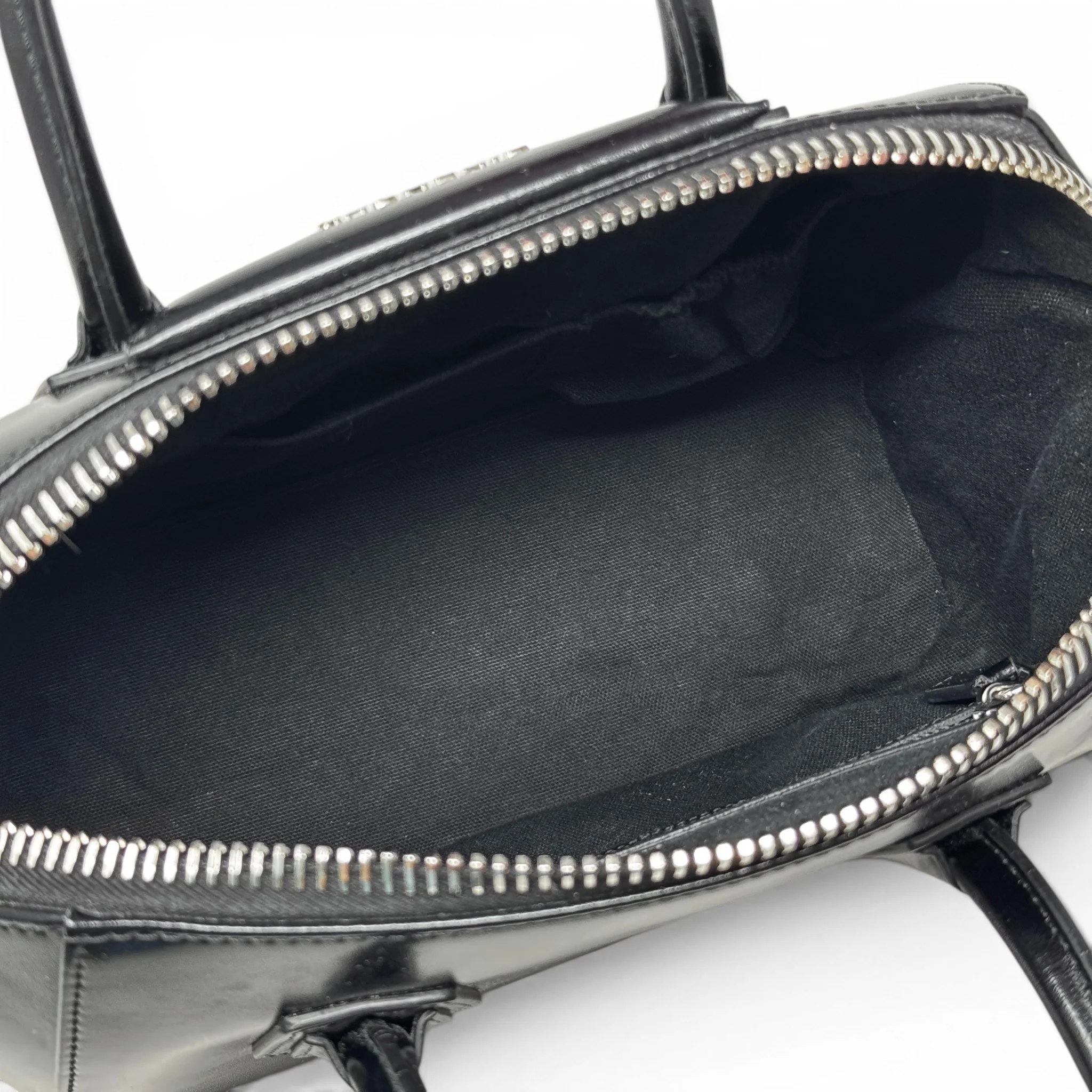 Givenchy Black Small Antigona Bag - Image 12