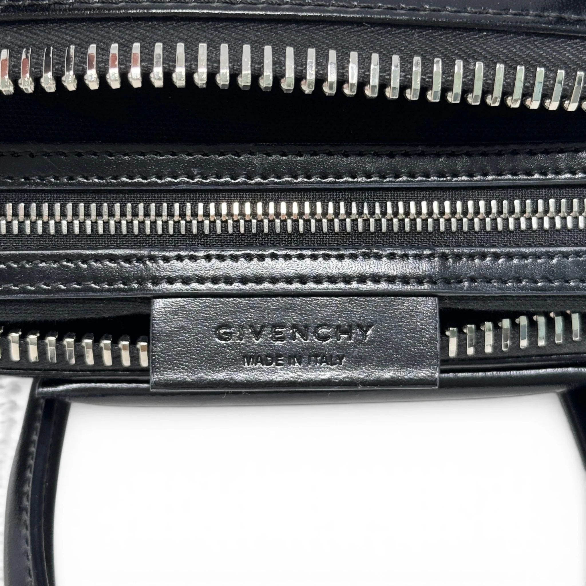 Givenchy Black Small Antigona Bag - Image 13