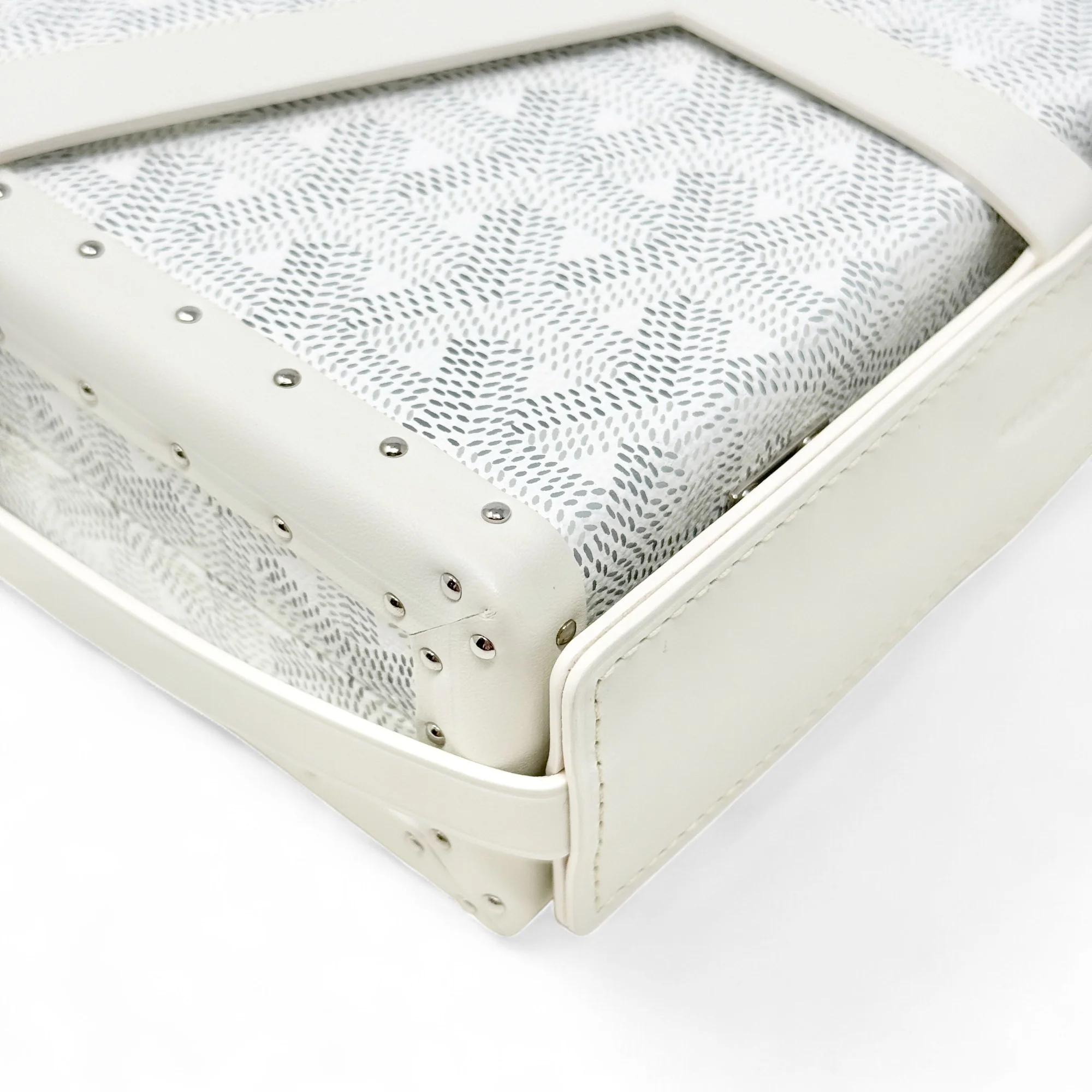 Goyard White Minaudière Trunk Bag - Image 7