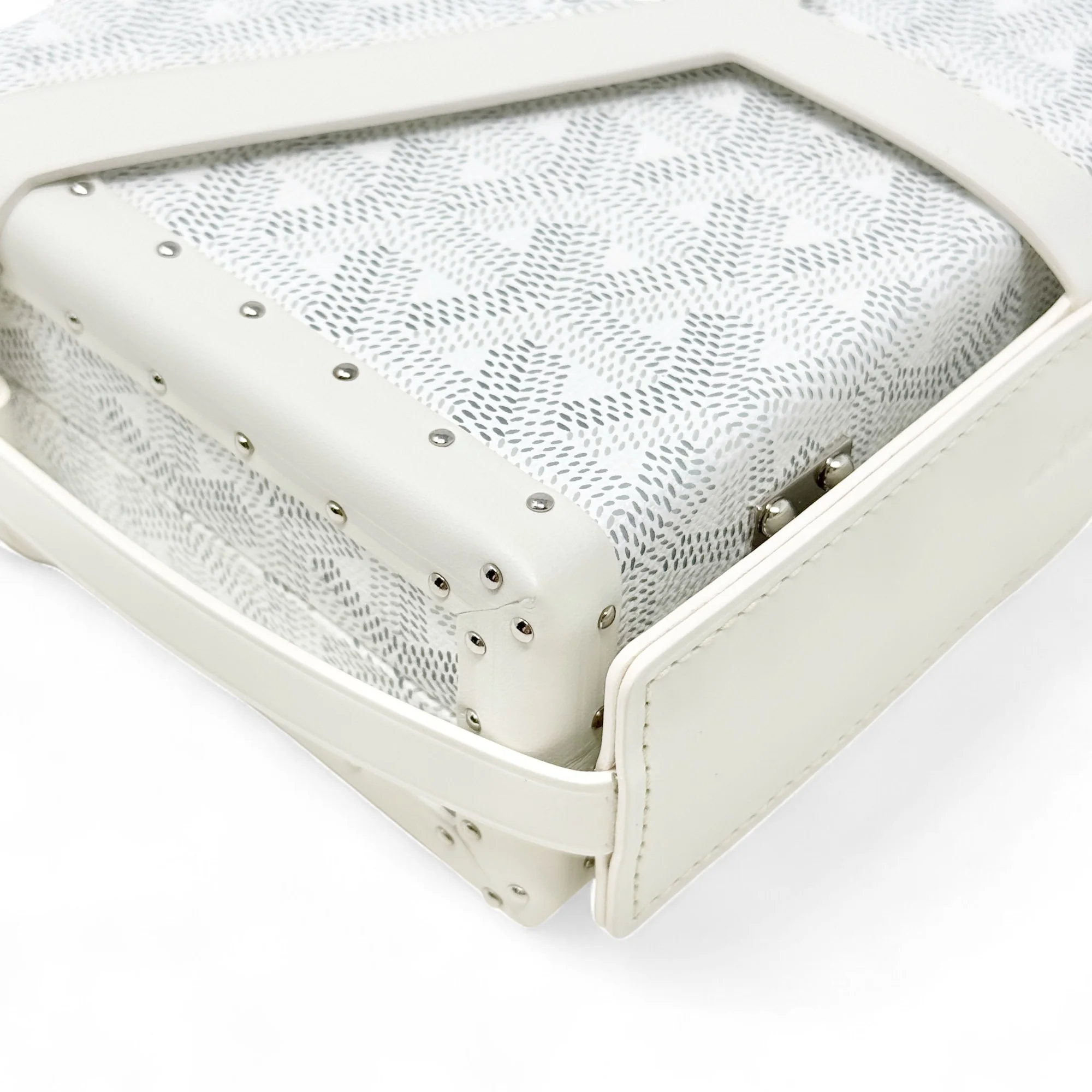 Goyard White Minaudière Trunk Bag - Image 9
