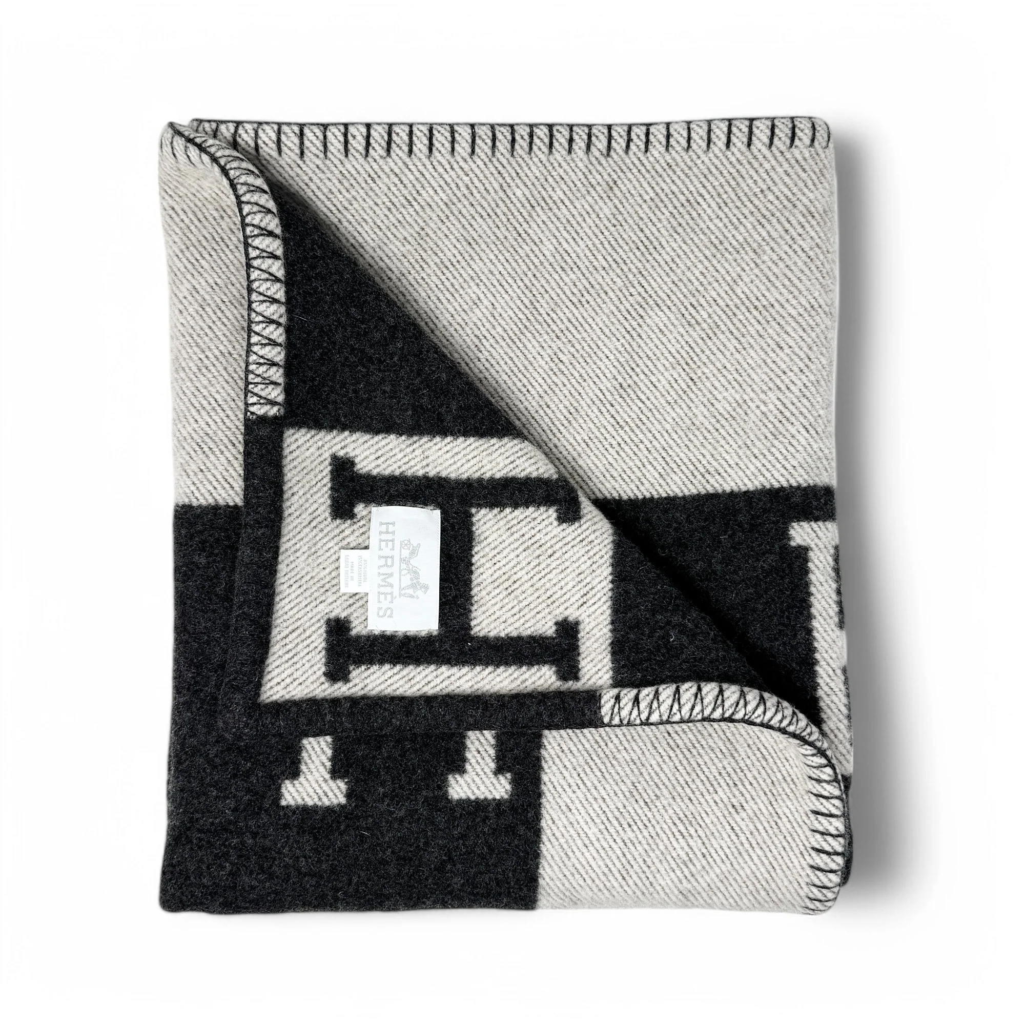 Hermes Gris Fonce Avalon Throw Blanket Pillow Set - Image 3