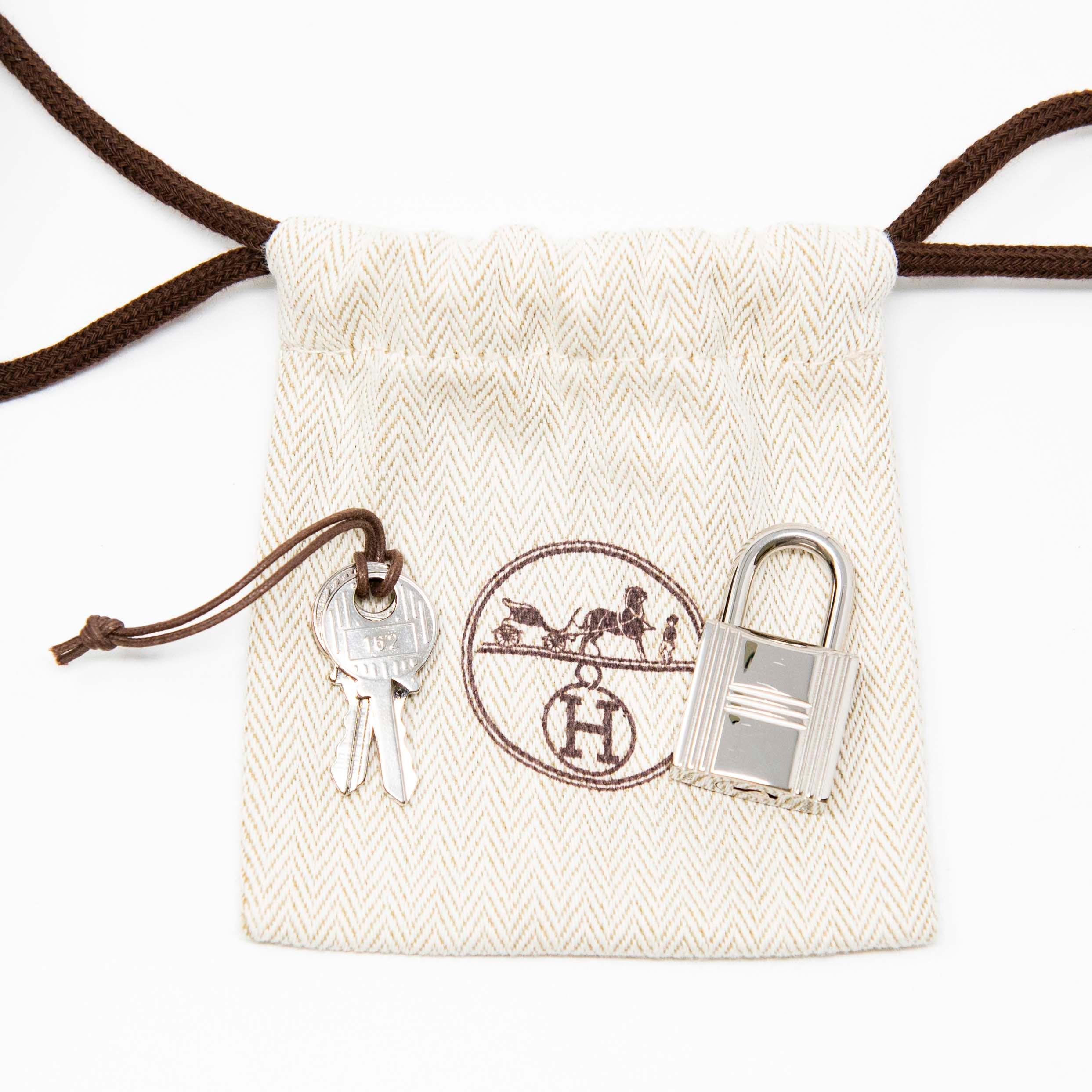 Hermes Noir Clemence Picotin 22 - Image 15