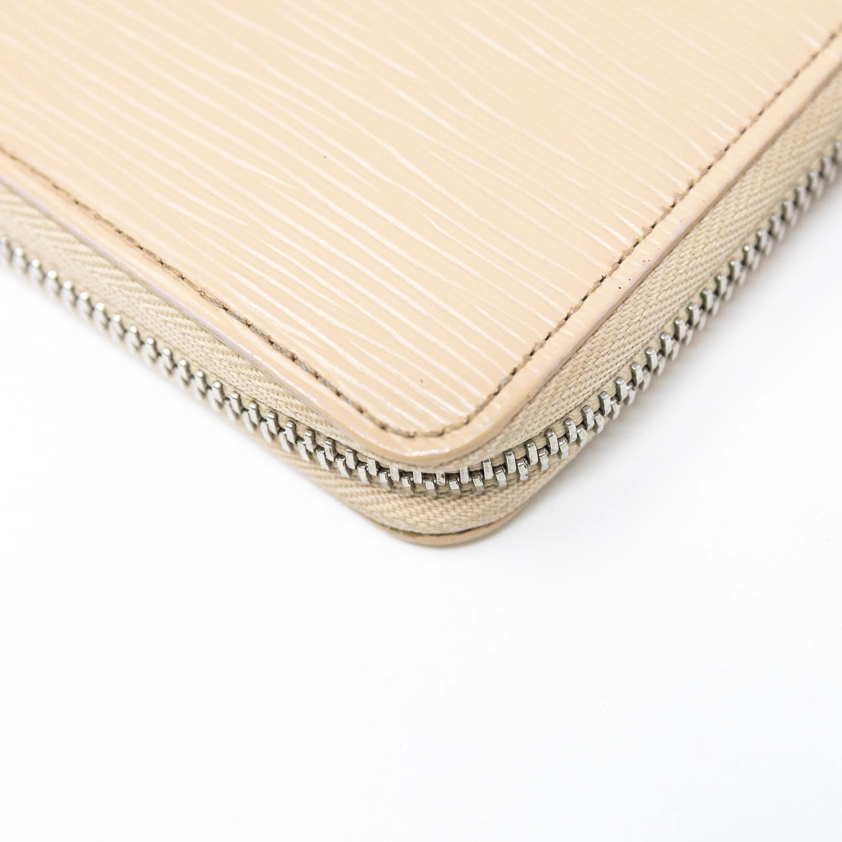 Louis Vuitton Beige Clemence Wallet - Image 8