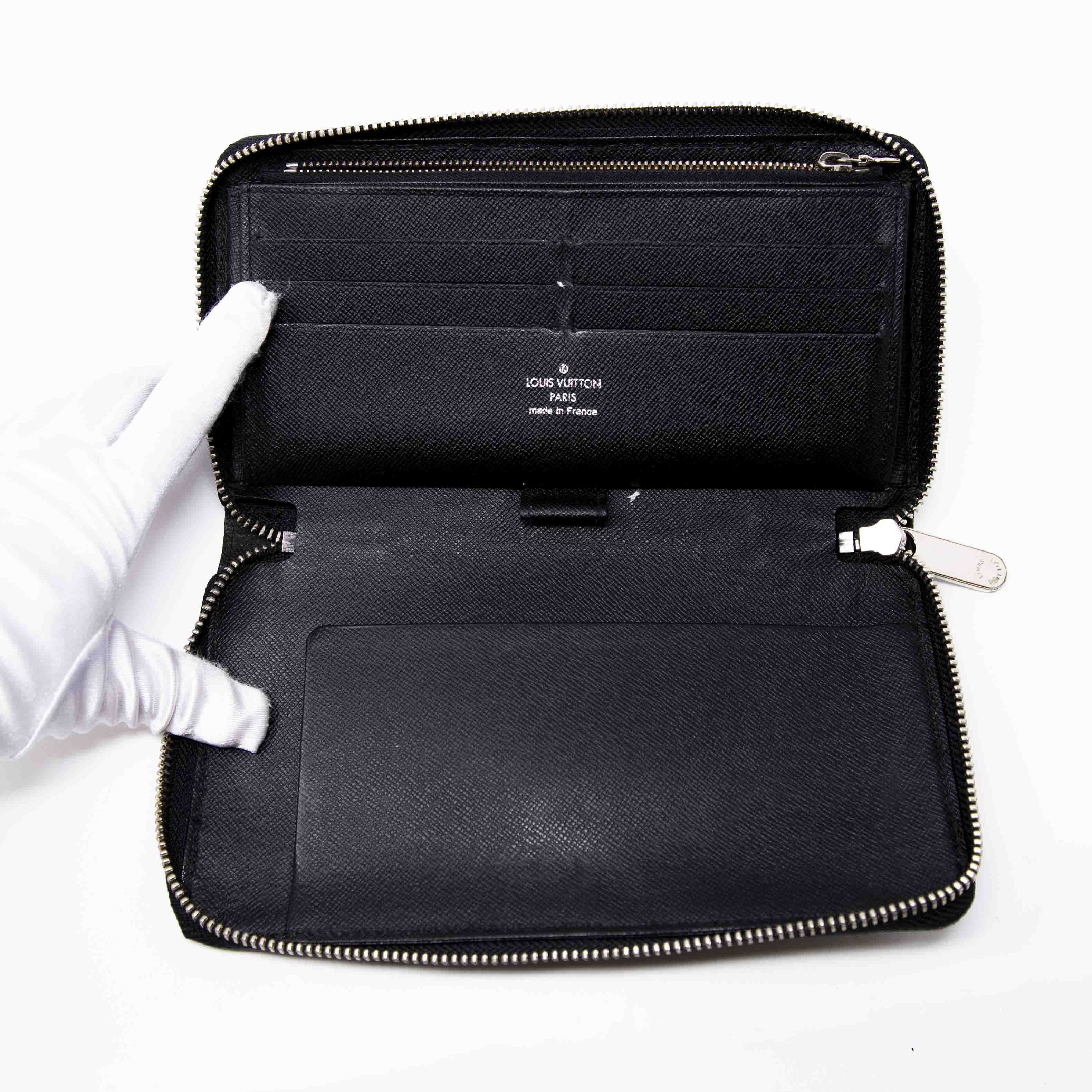 Louis Vuitton Black Epi Zippy Wallet - Image 10