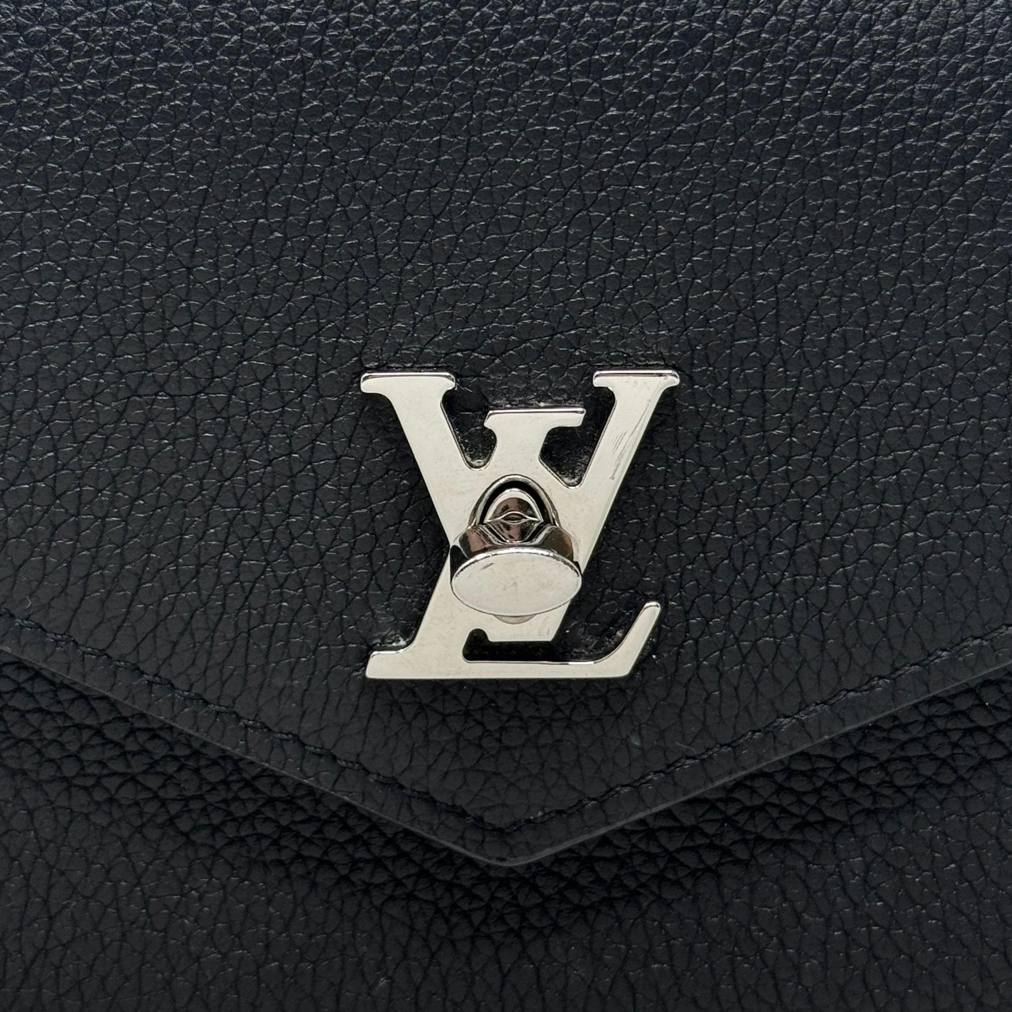 Louis Vuitton Black MylockMe Chain Pochette - Image 10
