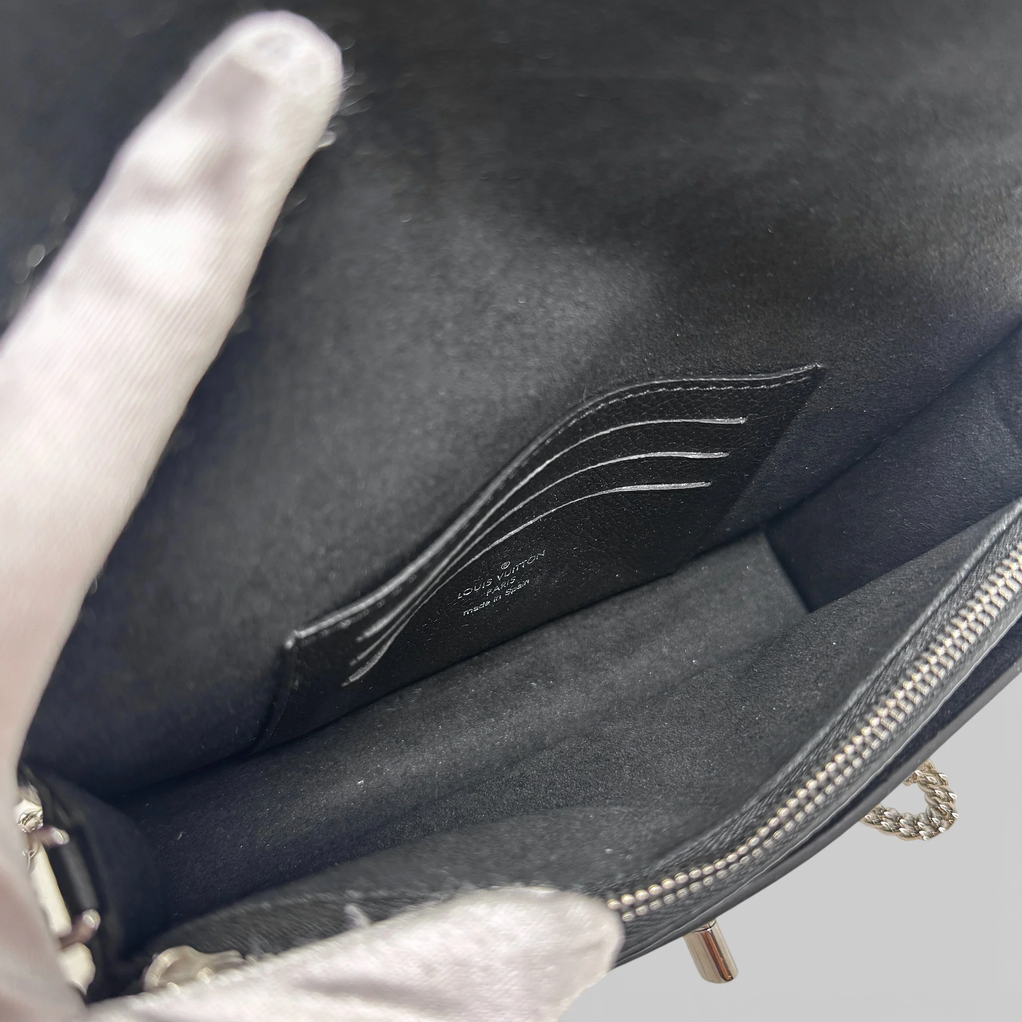 Louis Vuitton Black MylockMe Chain Pochette - Image 12